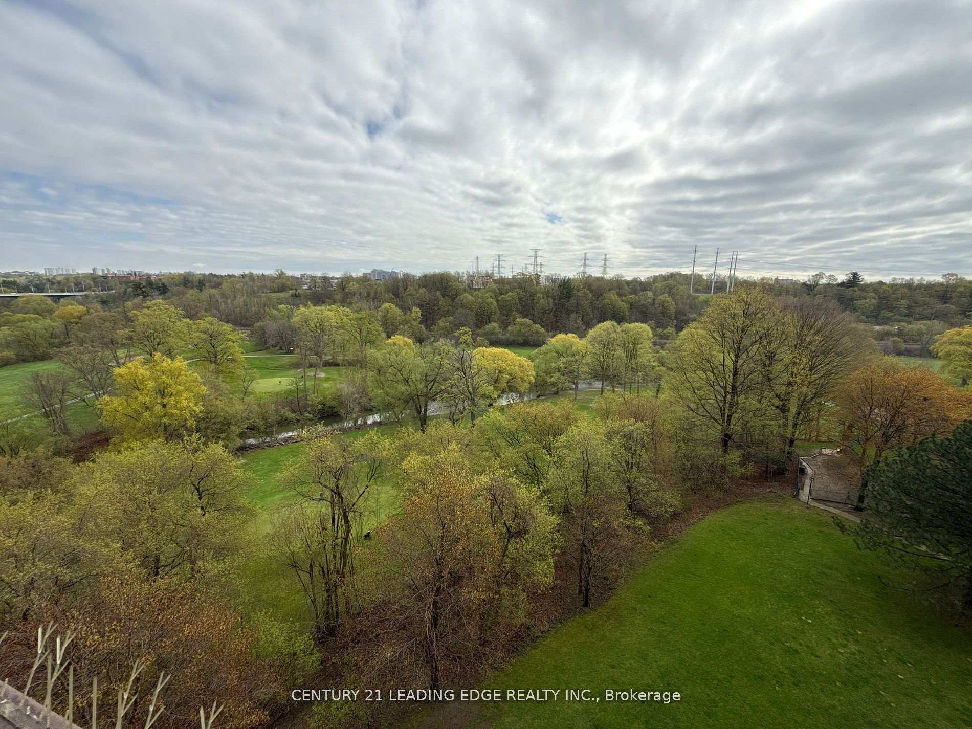 Photo 3 of Unit 815, 20 Edgecliff Golfway, Toronto, Flemingdon Park — HOMEH