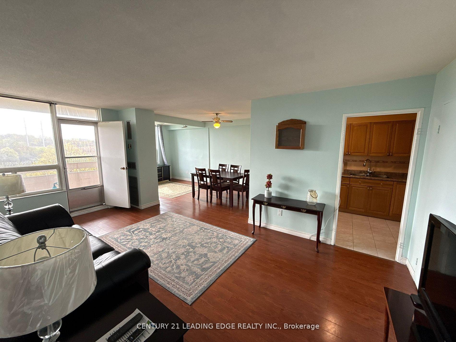 Photo 4 of Unit 815, 20 Edgecliff Golfway, Toronto, Flemingdon Park — HOMEH