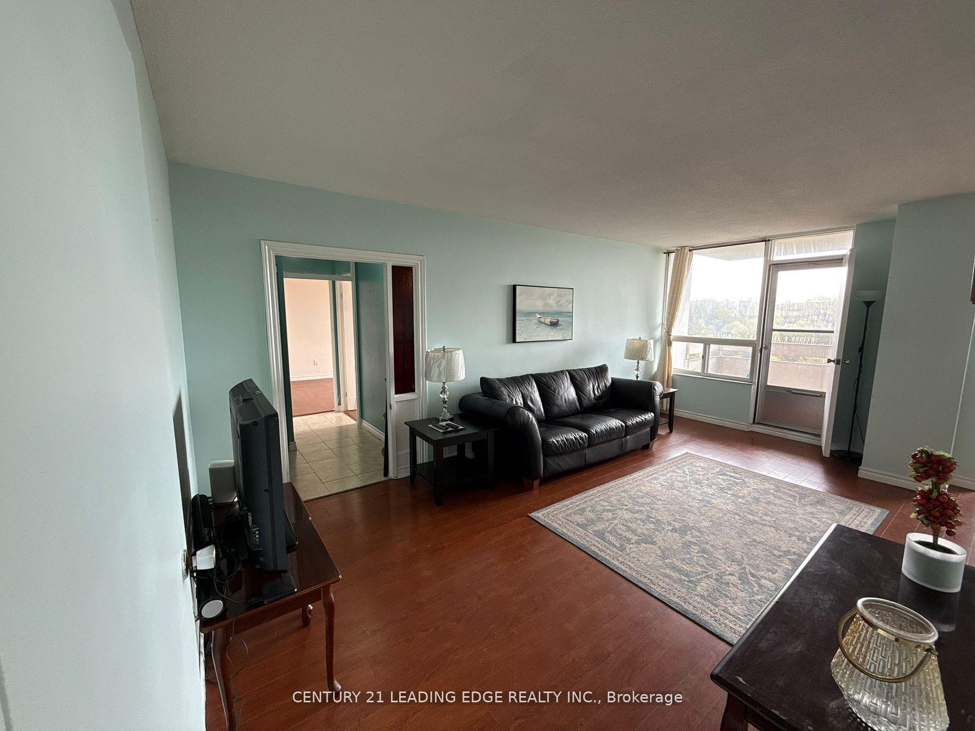 Photo 5 of Unit 815, 20 Edgecliff Golfway, Toronto, Flemingdon Park — HOMEH