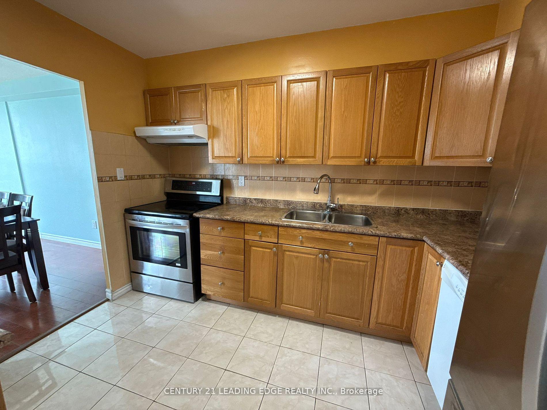 Photo 7 of Unit 815, 20 Edgecliff Golfway, Toronto, Flemingdon Park — HOMEH