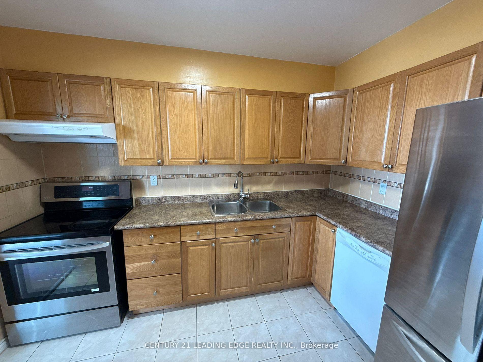 Photo 8 of Unit 815, 20 Edgecliff Golfway, Toronto, Flemingdon Park — HOMEH