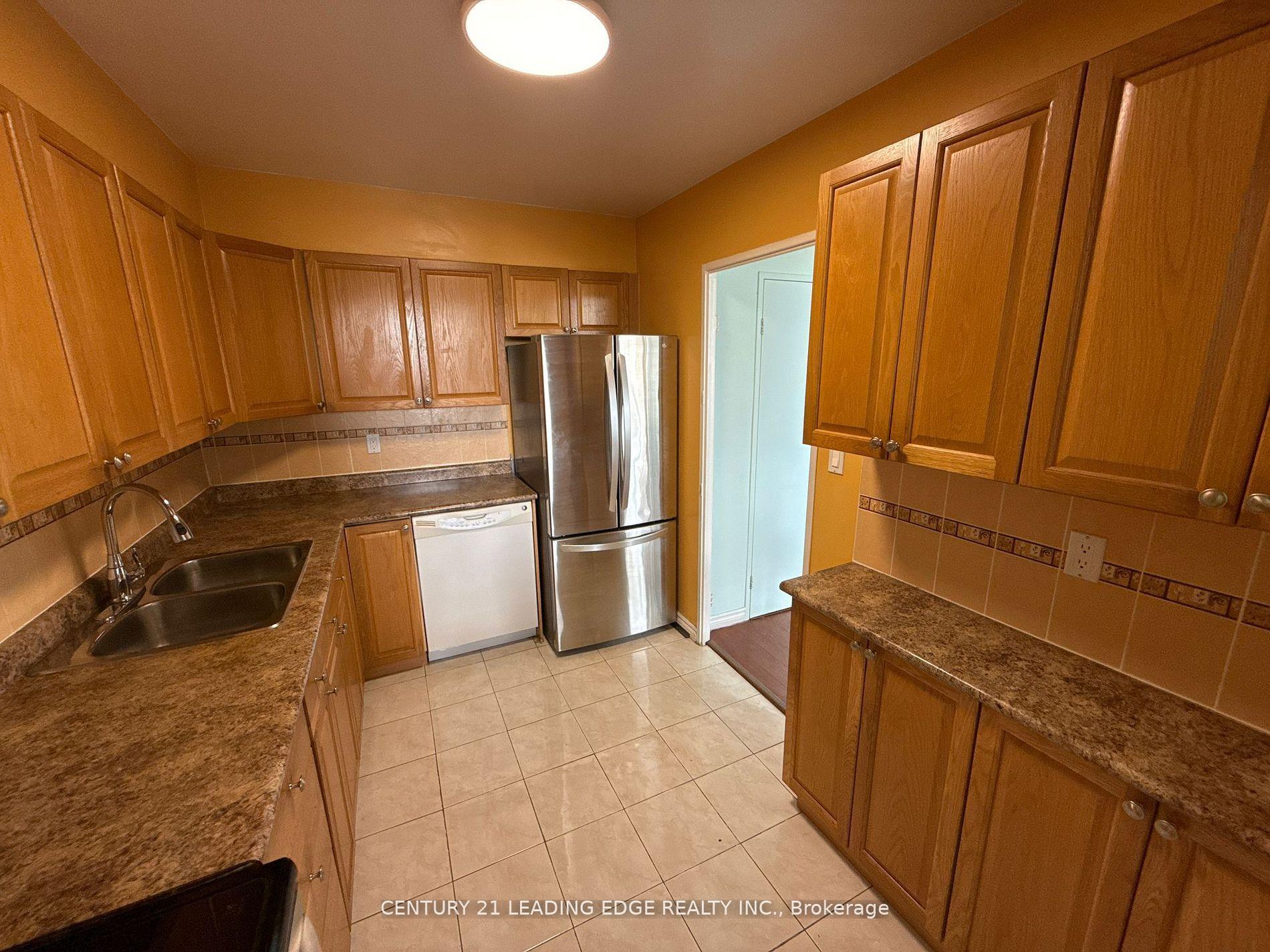 Photo 9 of Unit 815, 20 Edgecliff Golfway, Toronto, Flemingdon Park — HOMEH