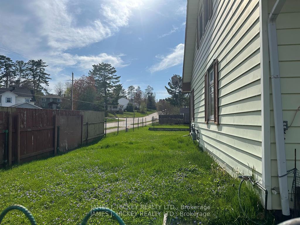 Photo 2 of 25 Spruce Crescent, Deep River — HOMEH