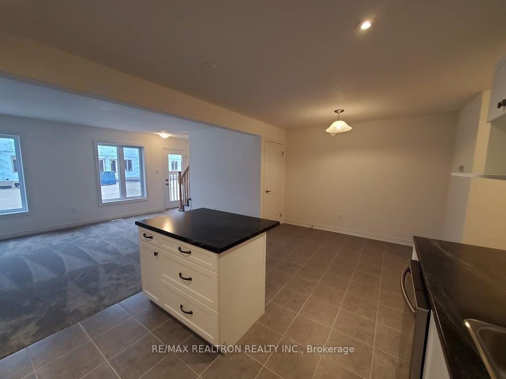 Photo 8 of 39 Foley Crescent, Collingwood — HOMEH