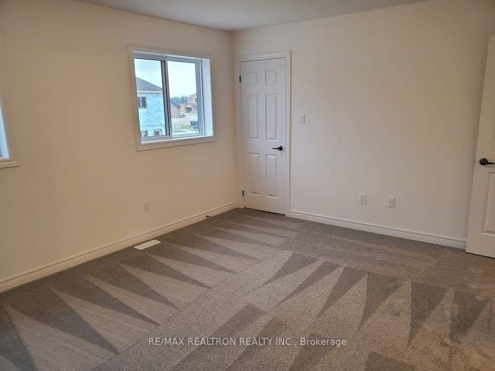 Photo 11 of 39 Foley Crescent, Collingwood — HOMEH