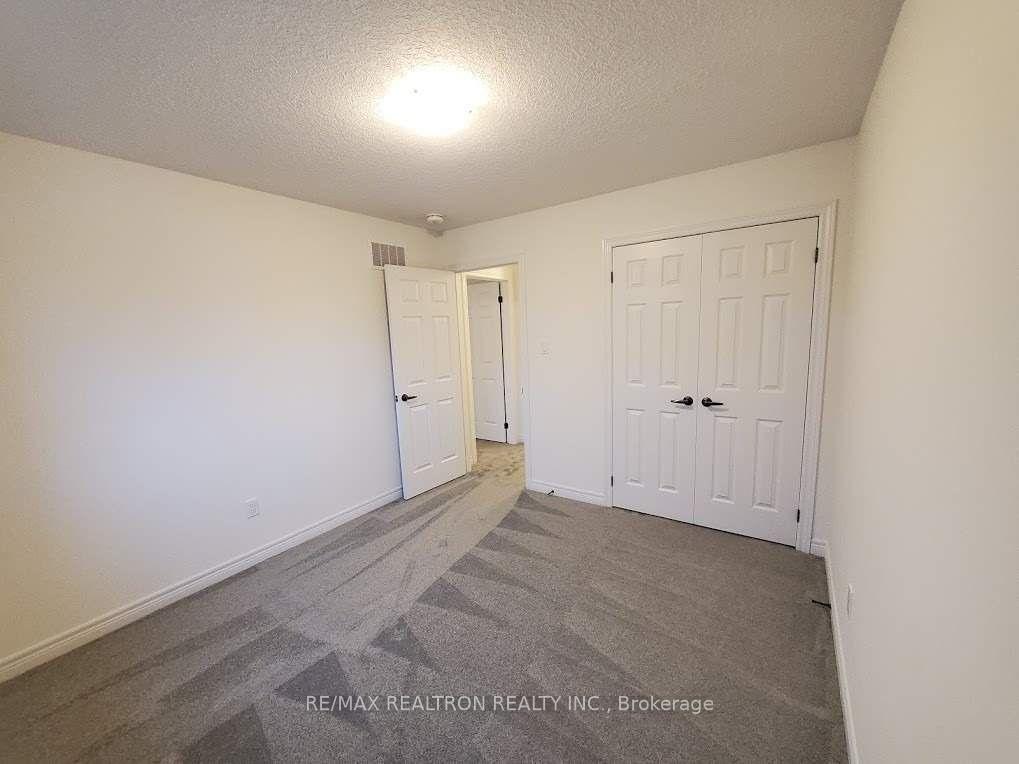 Photo 23 of 39 Foley Crescent, Collingwood — HOMEH