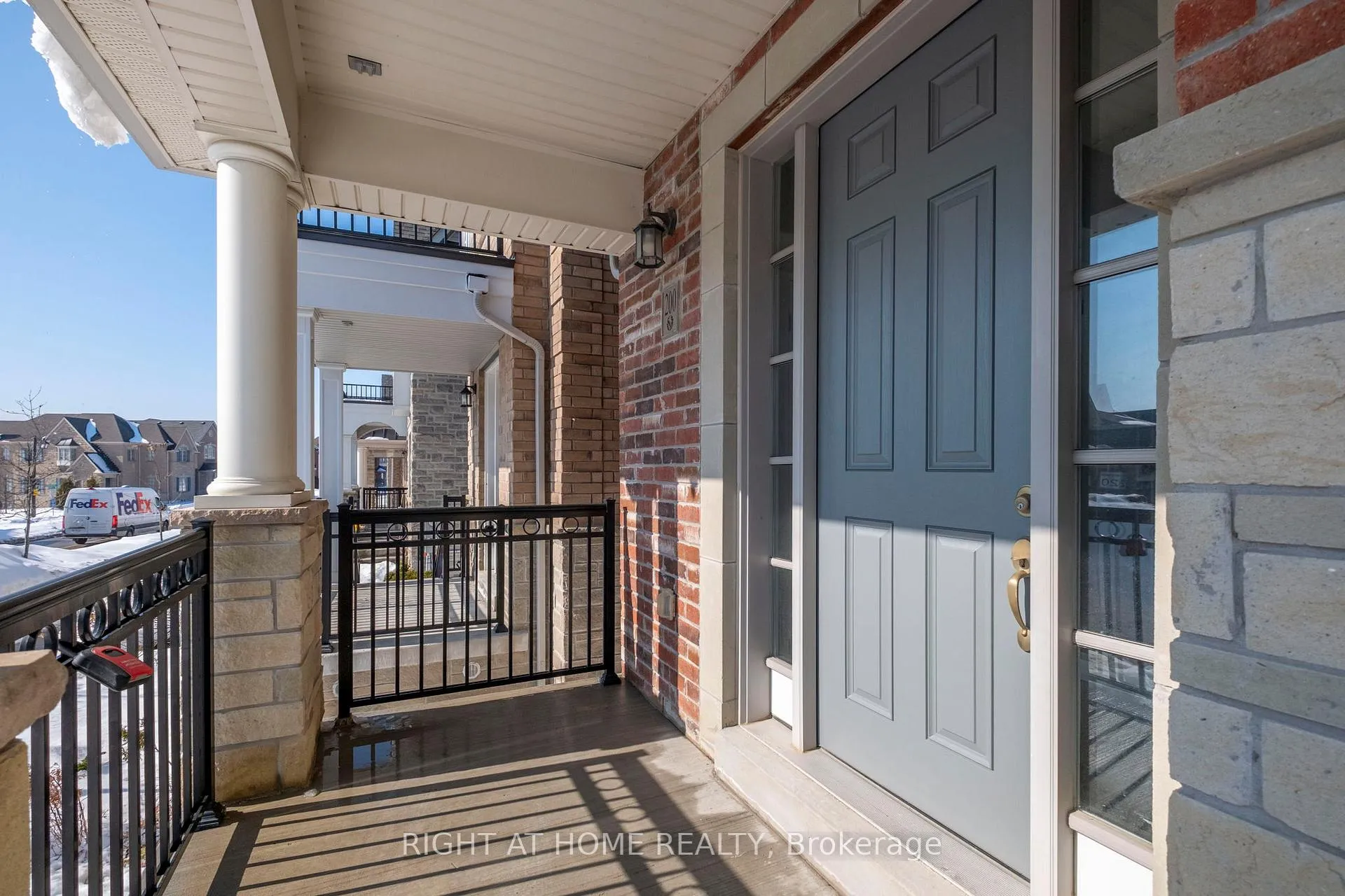 Photo 2 of 200 Paradelle Drive, Richmond Hill, Oak Ridges Lake Wilcox — HOMEH