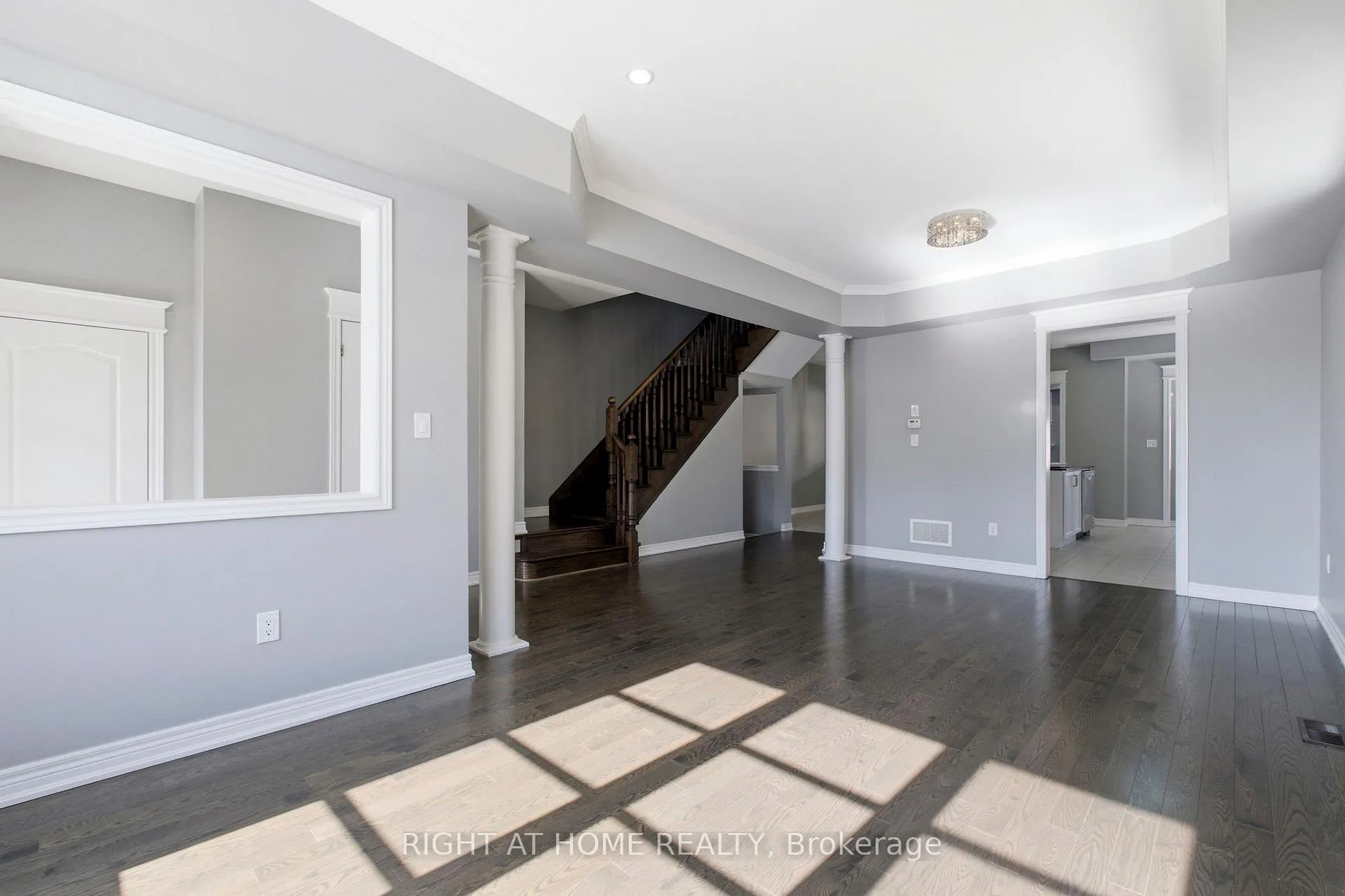 Photo 7 of 200 Paradelle Drive, Richmond Hill, Oak Ridges Lake Wilcox — HOMEH