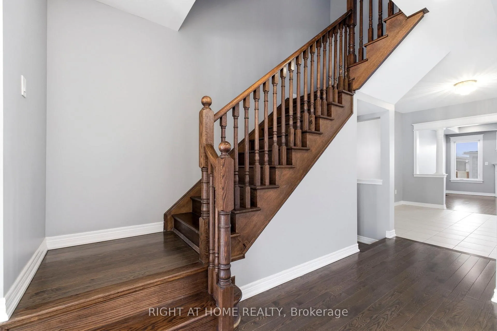 Photo 9 of 200 Paradelle Drive, Richmond Hill, Oak Ridges Lake Wilcox — HOMEH