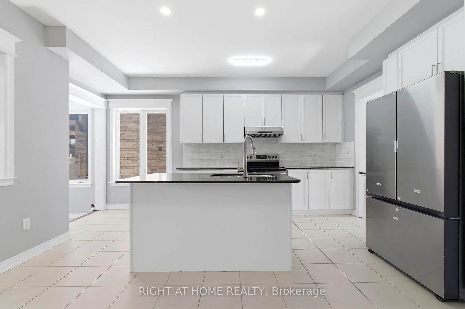 Photo 11 of 200 Paradelle Drive, Richmond Hill, Oak Ridges Lake Wilcox — HOMEH