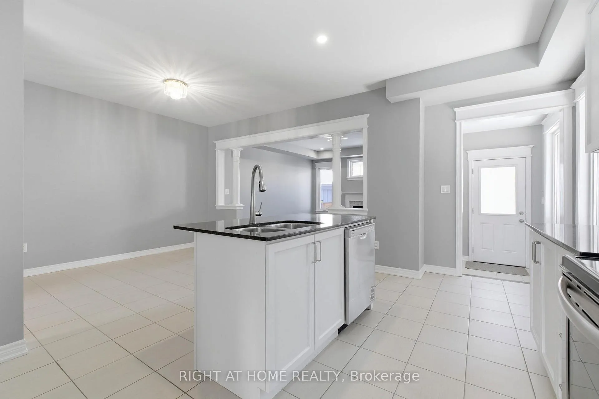 Photo 13 of 200 Paradelle Drive, Richmond Hill, Oak Ridges Lake Wilcox — HOMEH