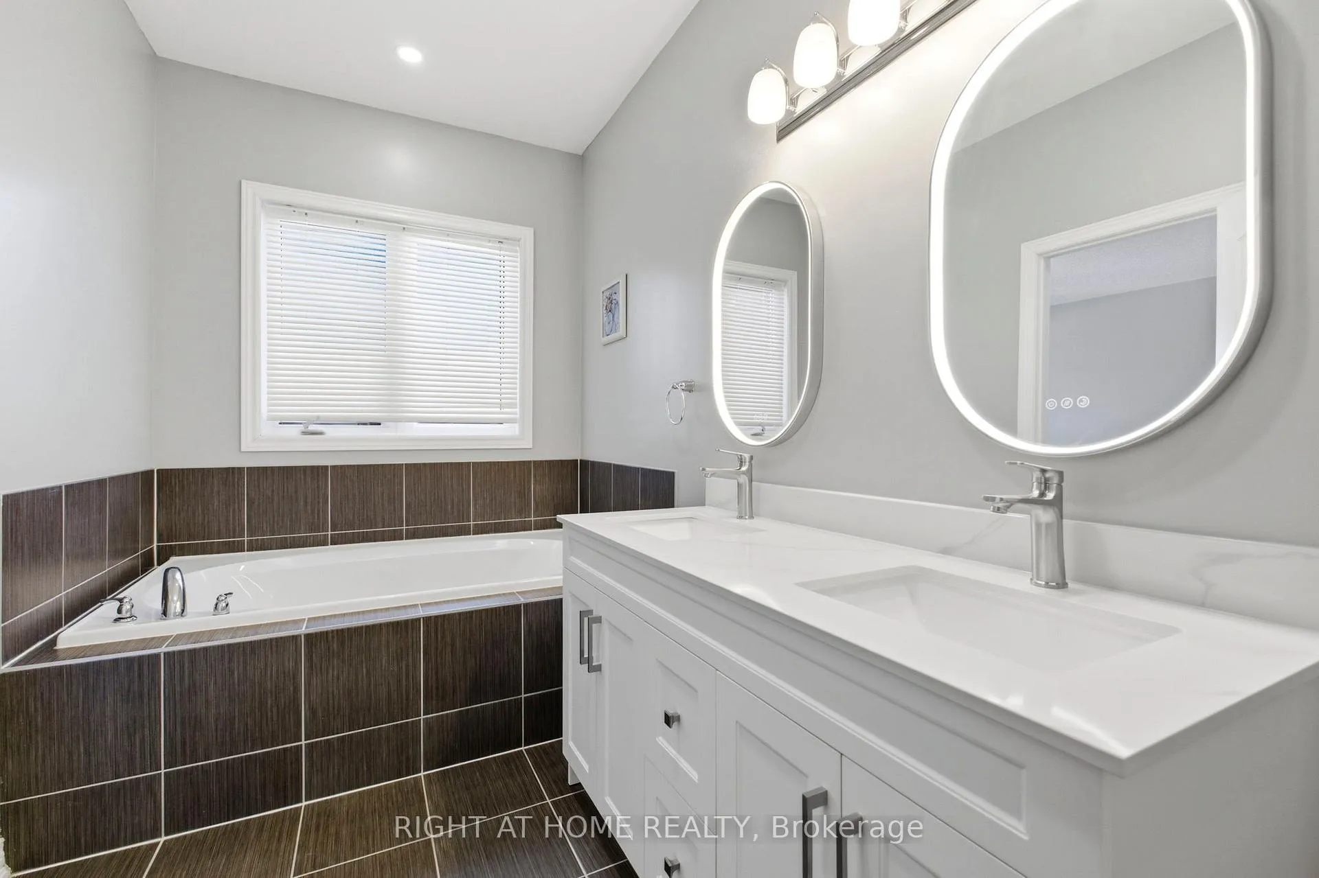 Photo 26 of 200 Paradelle Drive, Richmond Hill, Oak Ridges Lake Wilcox — HOMEH