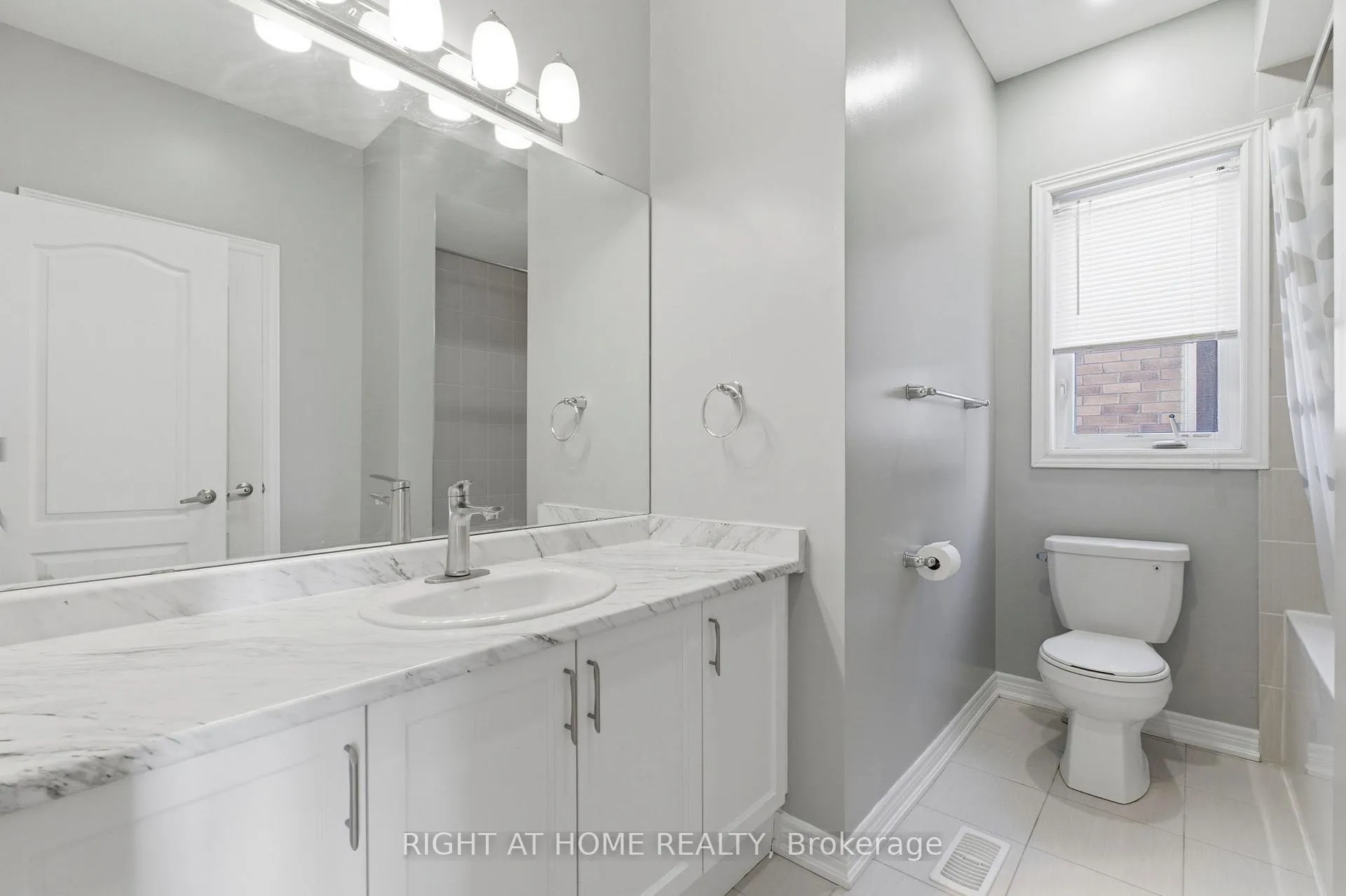 Photo 29 of 200 Paradelle Drive, Richmond Hill, Oak Ridges Lake Wilcox — HOMEH