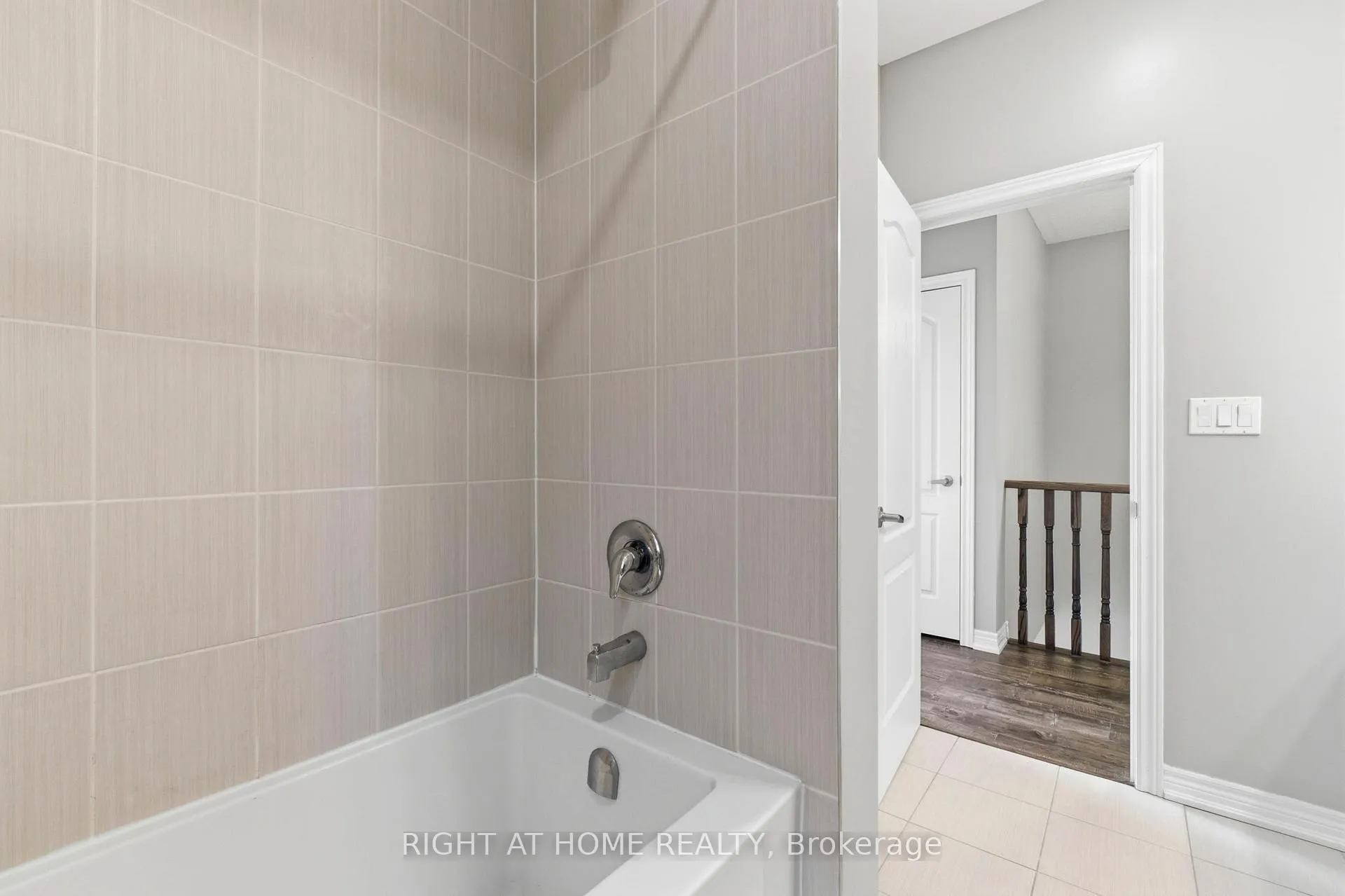 Photo 30 of 200 Paradelle Drive, Richmond Hill, Oak Ridges Lake Wilcox — HOMEH