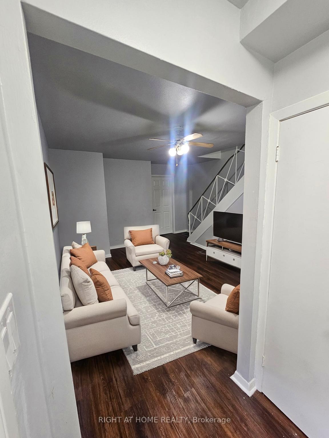 Photo 1 of 302 Westcourt Place, Waterloo, Beechwood — HOMEH