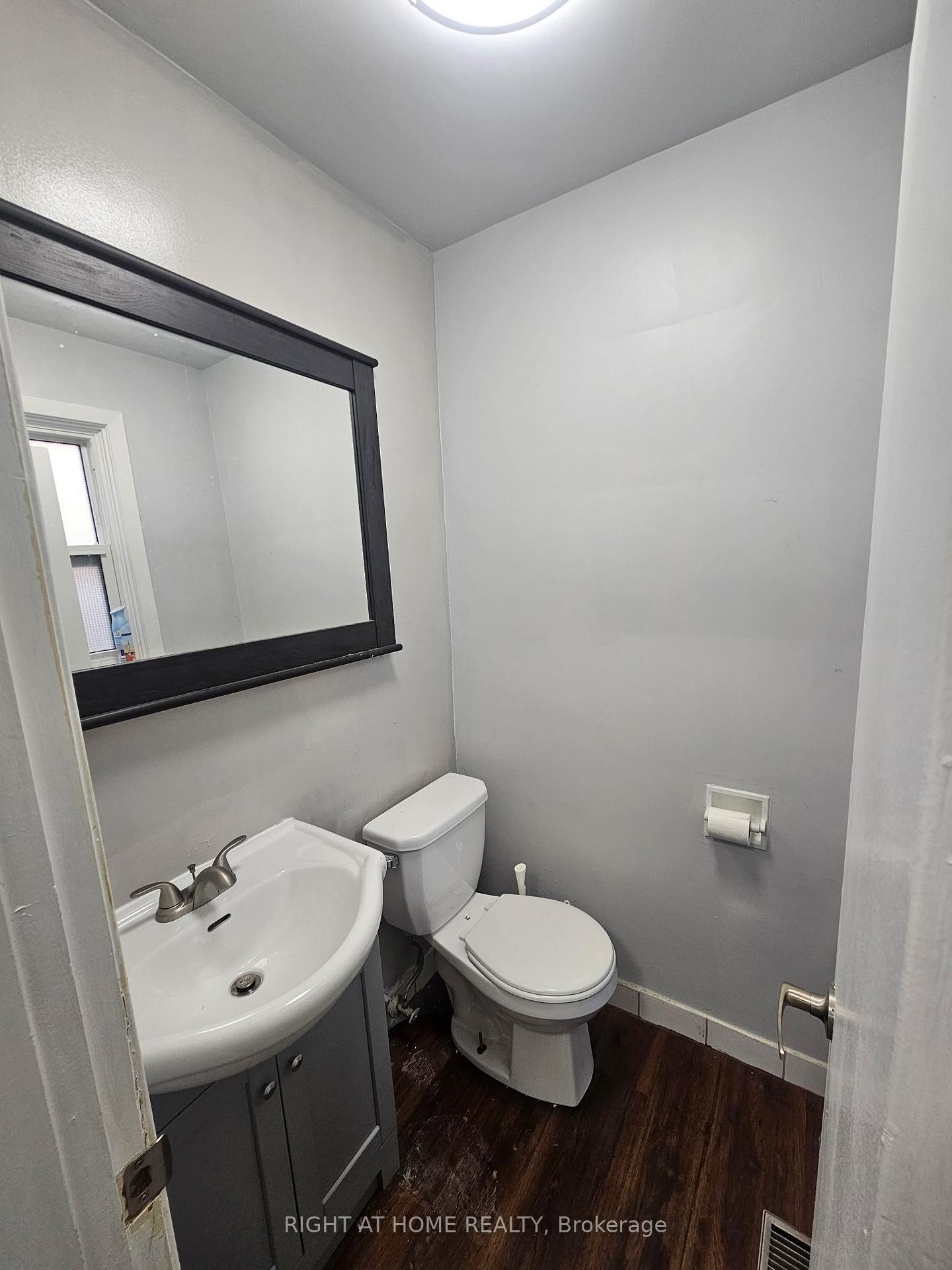 Photo 4 of 302 Westcourt Place, Waterloo, Beechwood — HOMEH