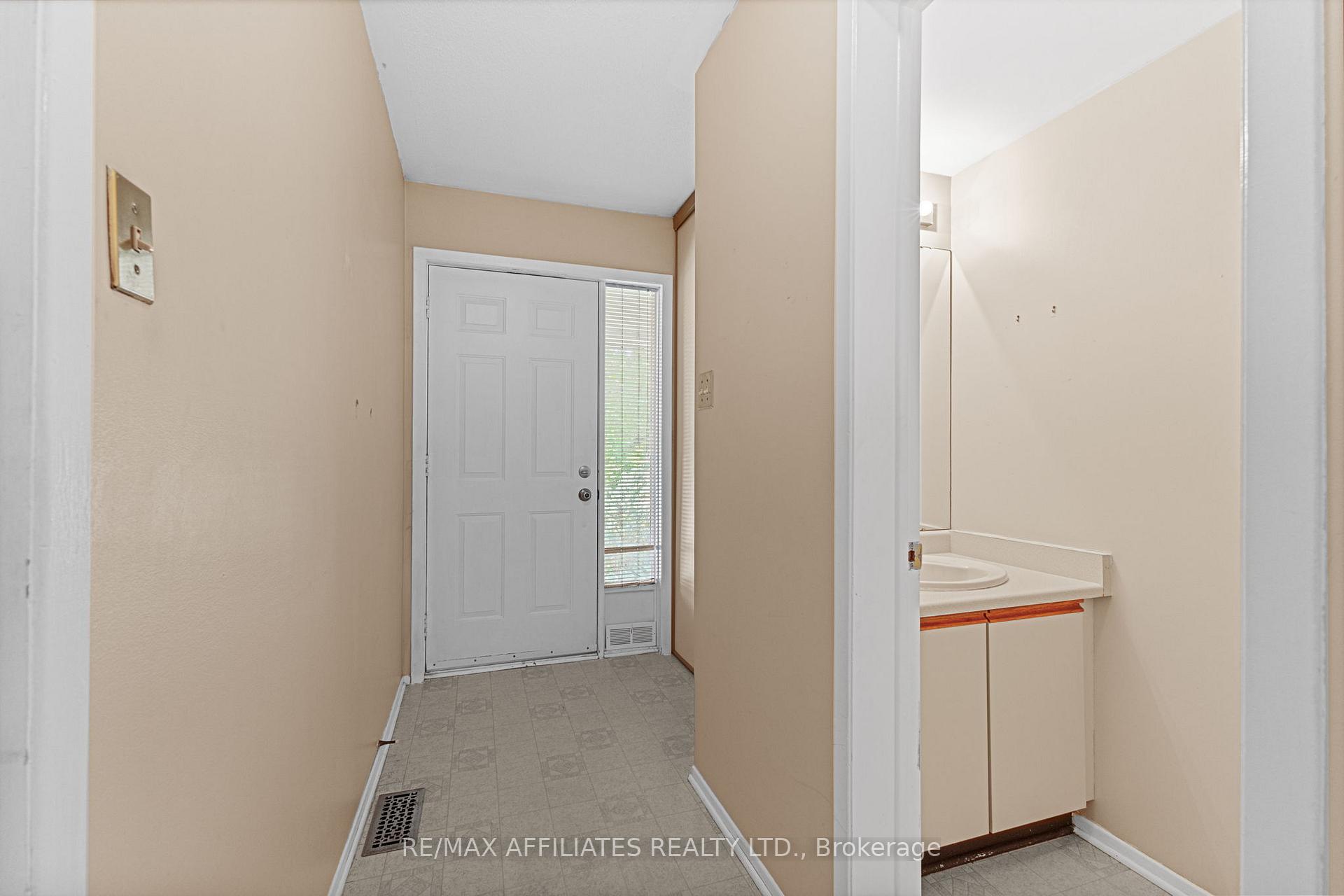 Photo 5 of 62 Bridgewater Terrace, Ottawa, Barrhaven - Cedargrove/Fraserdale — HOMEH