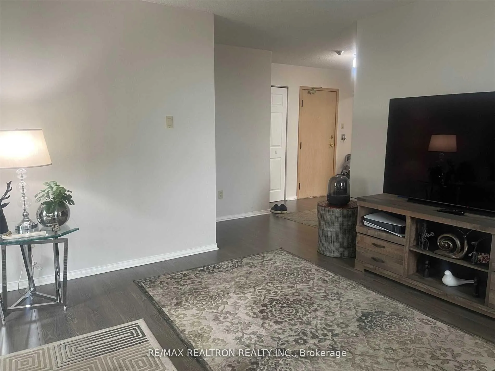 Photo 4 of Unit 512, 7805 Bayview Avenue, Markham, Aileen-Willowbrook — HOMEH
