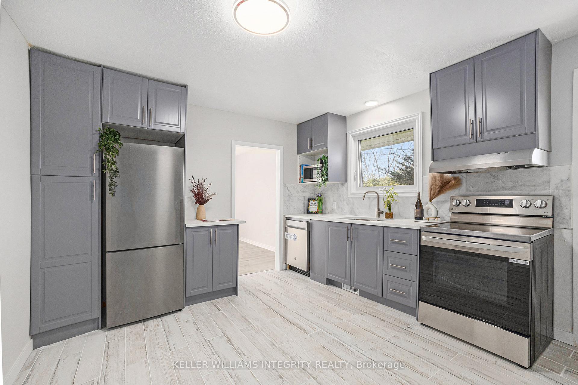 Photo 2 of 1401 Lowen Drive, Ottawa, Riverside South/Gloucester Glen — HOMEH