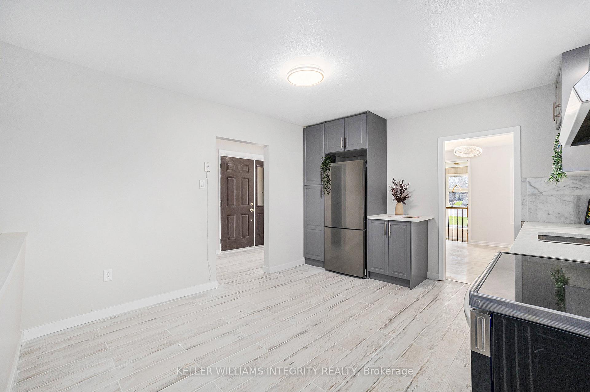 Photo 4 of 1401 Lowen Drive, Ottawa, Riverside South/Gloucester Glen — HOMEH