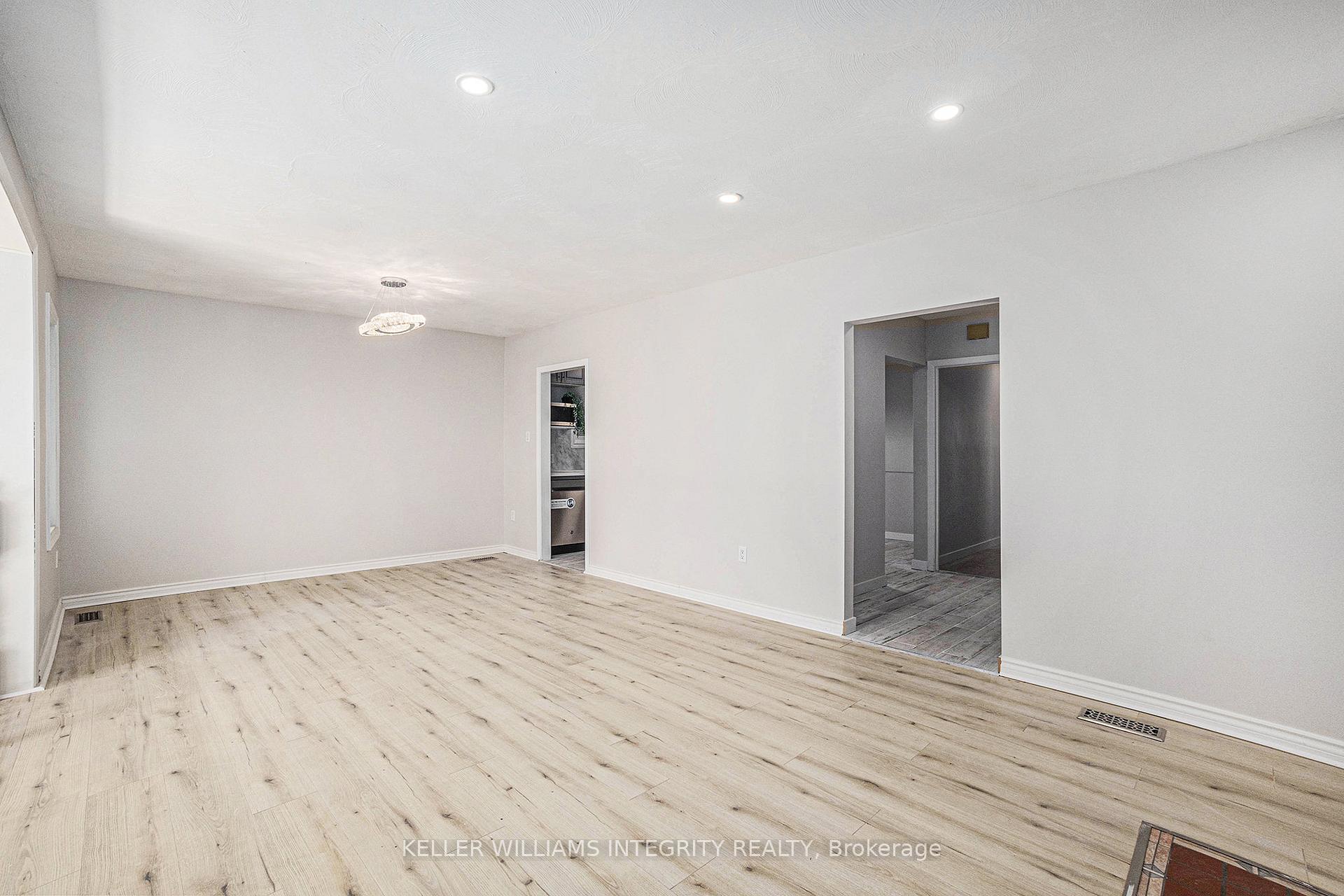 Photo 10 of 1401 Lowen Drive, Ottawa, Riverside South/Gloucester Glen — HOMEH