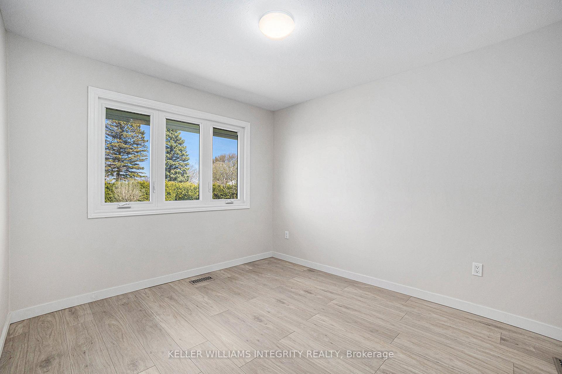 Photo 16 of 1401 Lowen Drive, Ottawa, Riverside South/Gloucester Glen — HOMEH