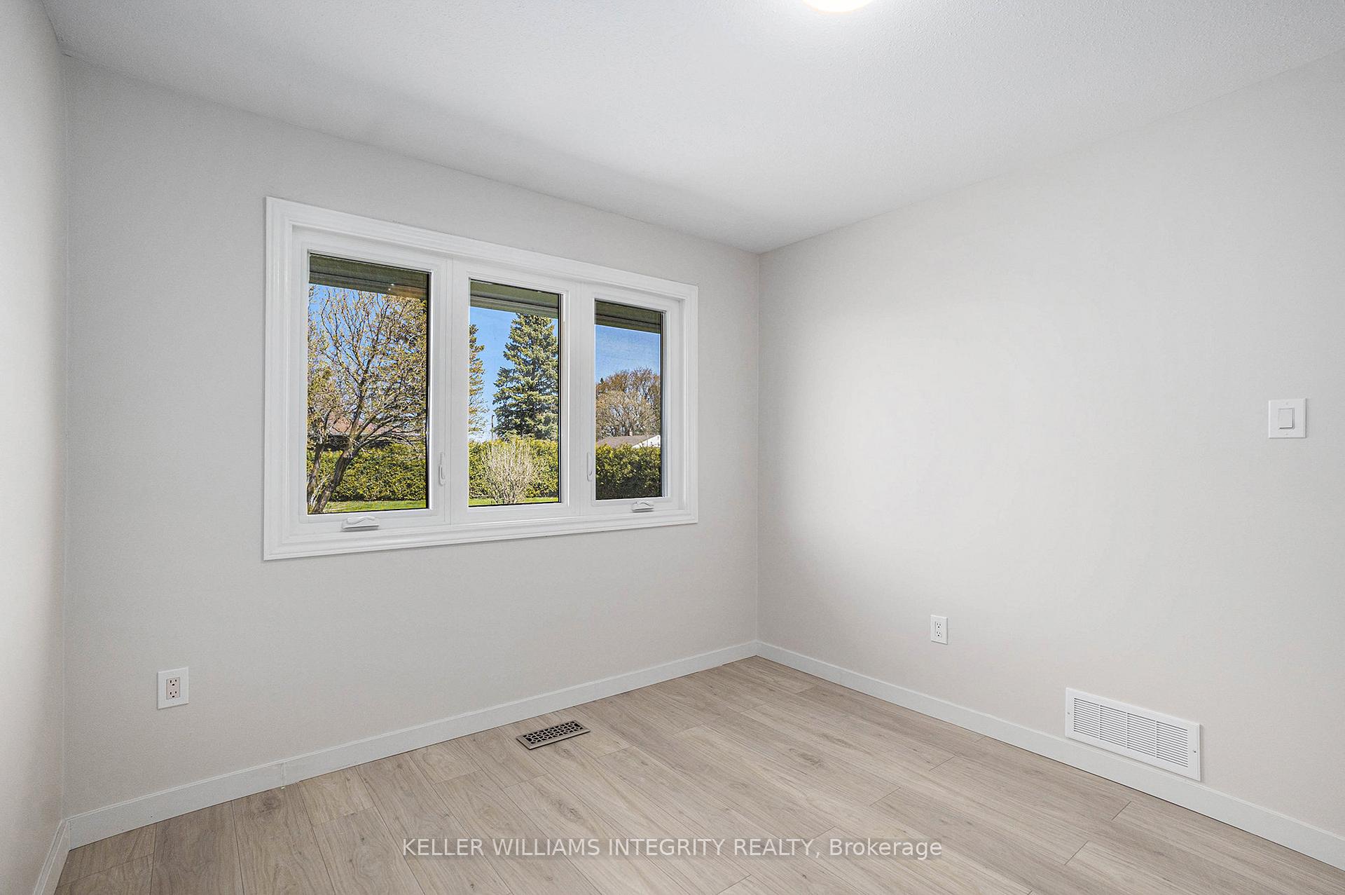 Photo 18 of 1401 Lowen Drive, Ottawa, Riverside South/Gloucester Glen — HOMEH