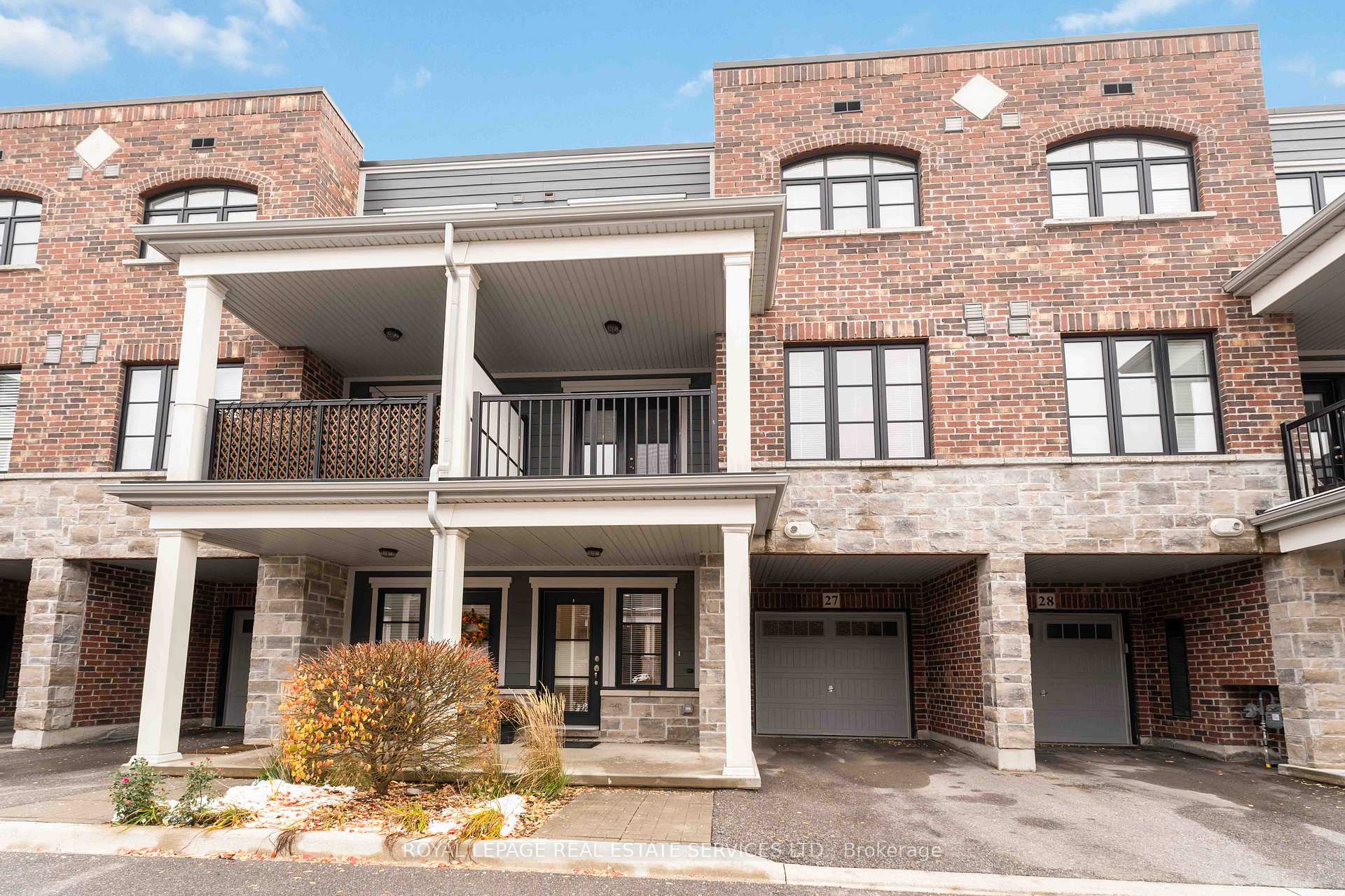 Front of Unit 27, 219 Dundas Street E