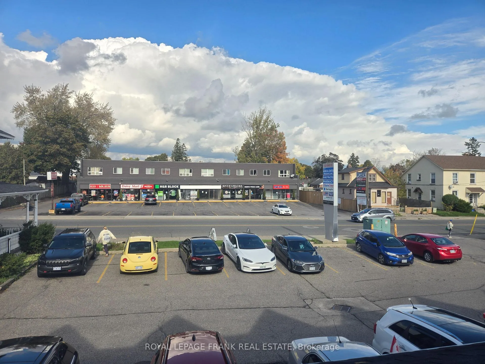 Photo 2 of Unit 2, 129 King Street E, Clarington, Bowmanville — HOMEH