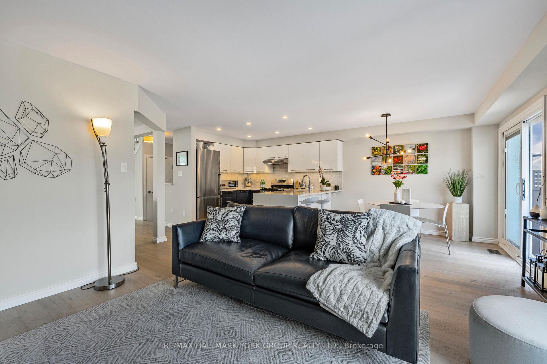 Photo 9 of 59 Rush Road, Aurora, Bayview Wellington — HOMEH