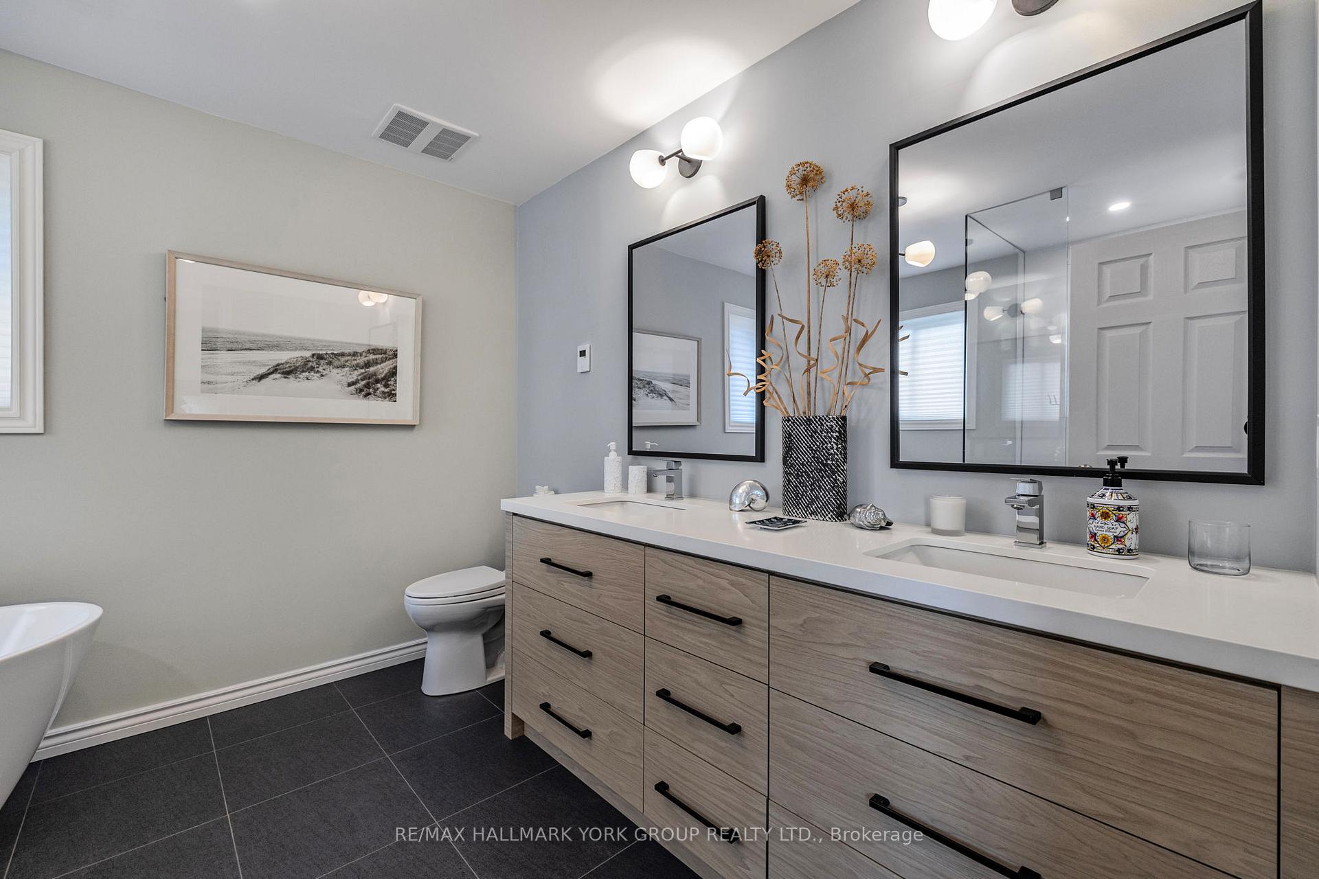Photo 30 of 59 Rush Road, Aurora, Bayview Wellington — HOMEH