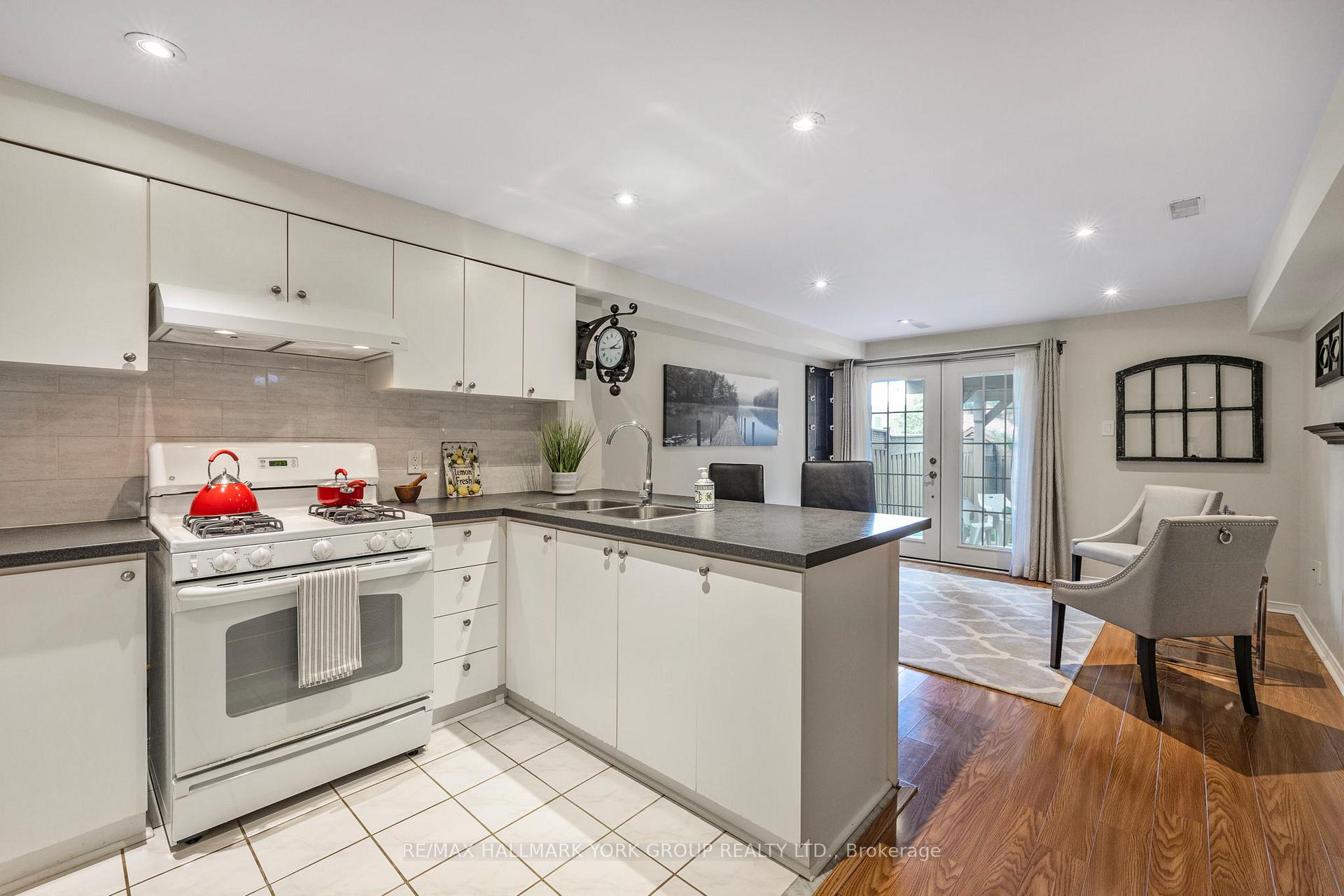 Photo 34 of 59 Rush Road, Aurora, Bayview Wellington — HOMEH