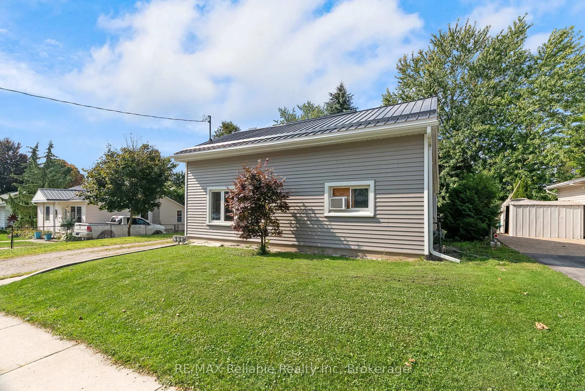 Photo 3 of 332 James Street, Central Huron, Clinton — HOMEH