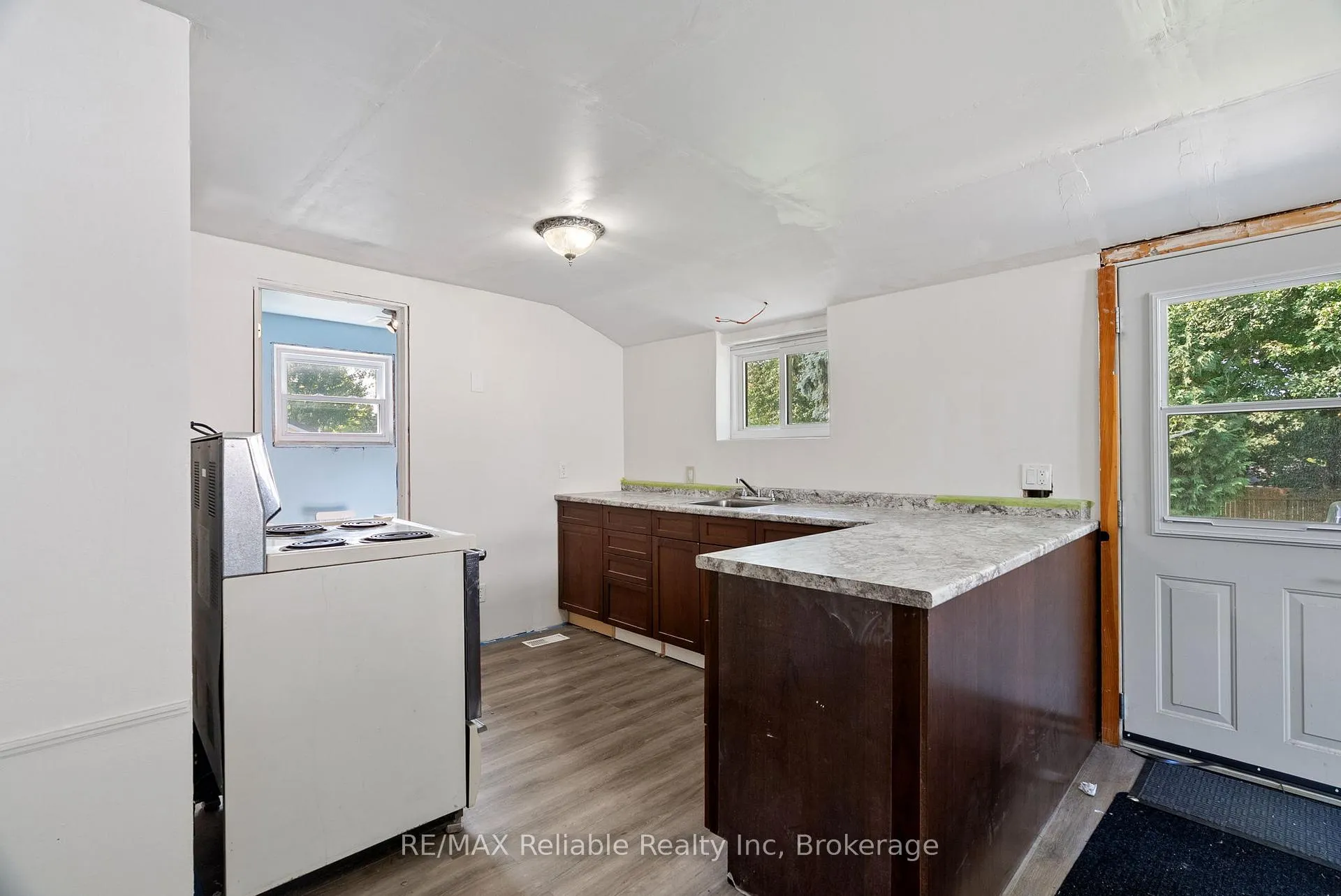 Photo 12 of 332 James Street, Central Huron, Clinton — HOMEH