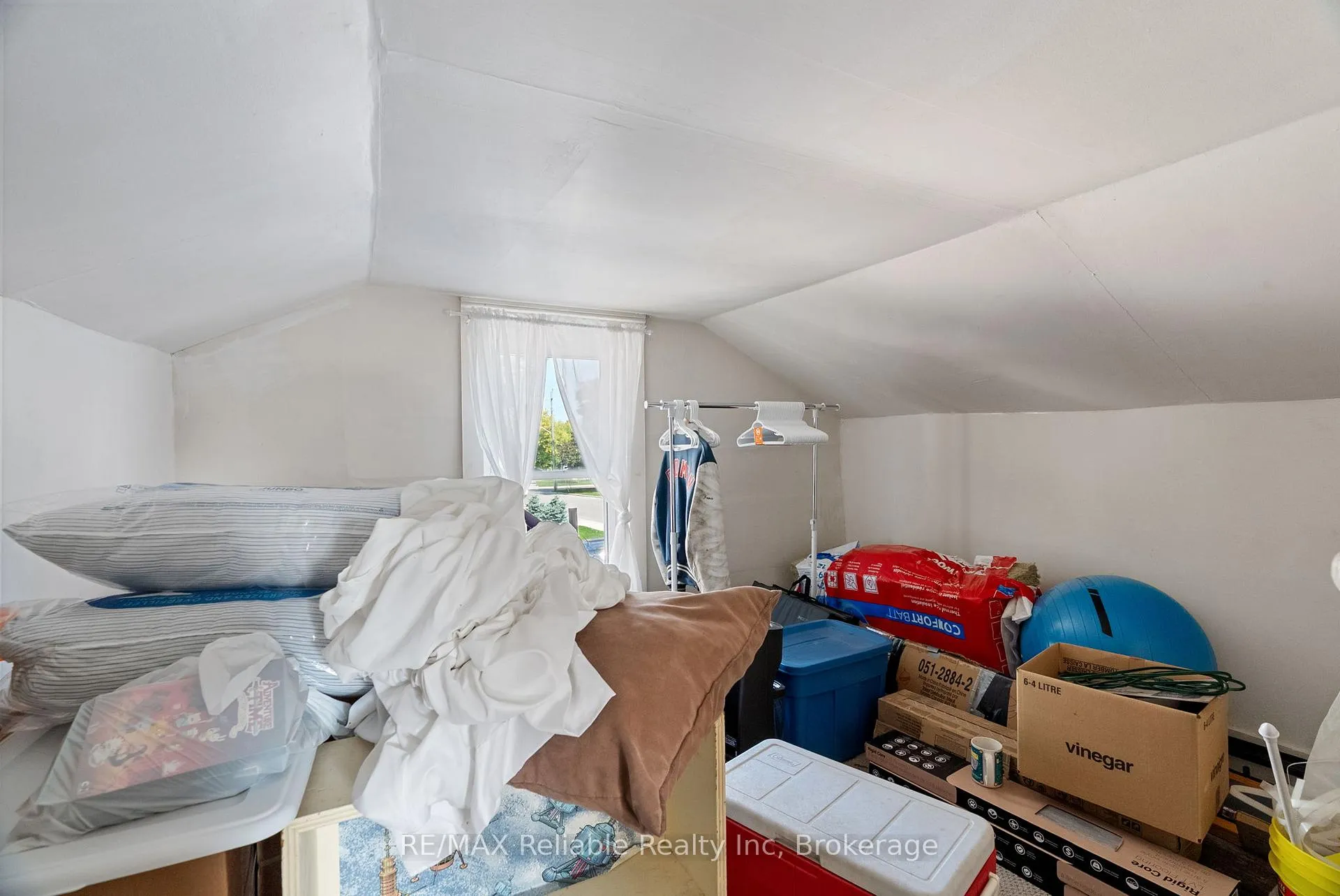 Photo 18 of 332 James Street, Central Huron, Clinton — HOMEH