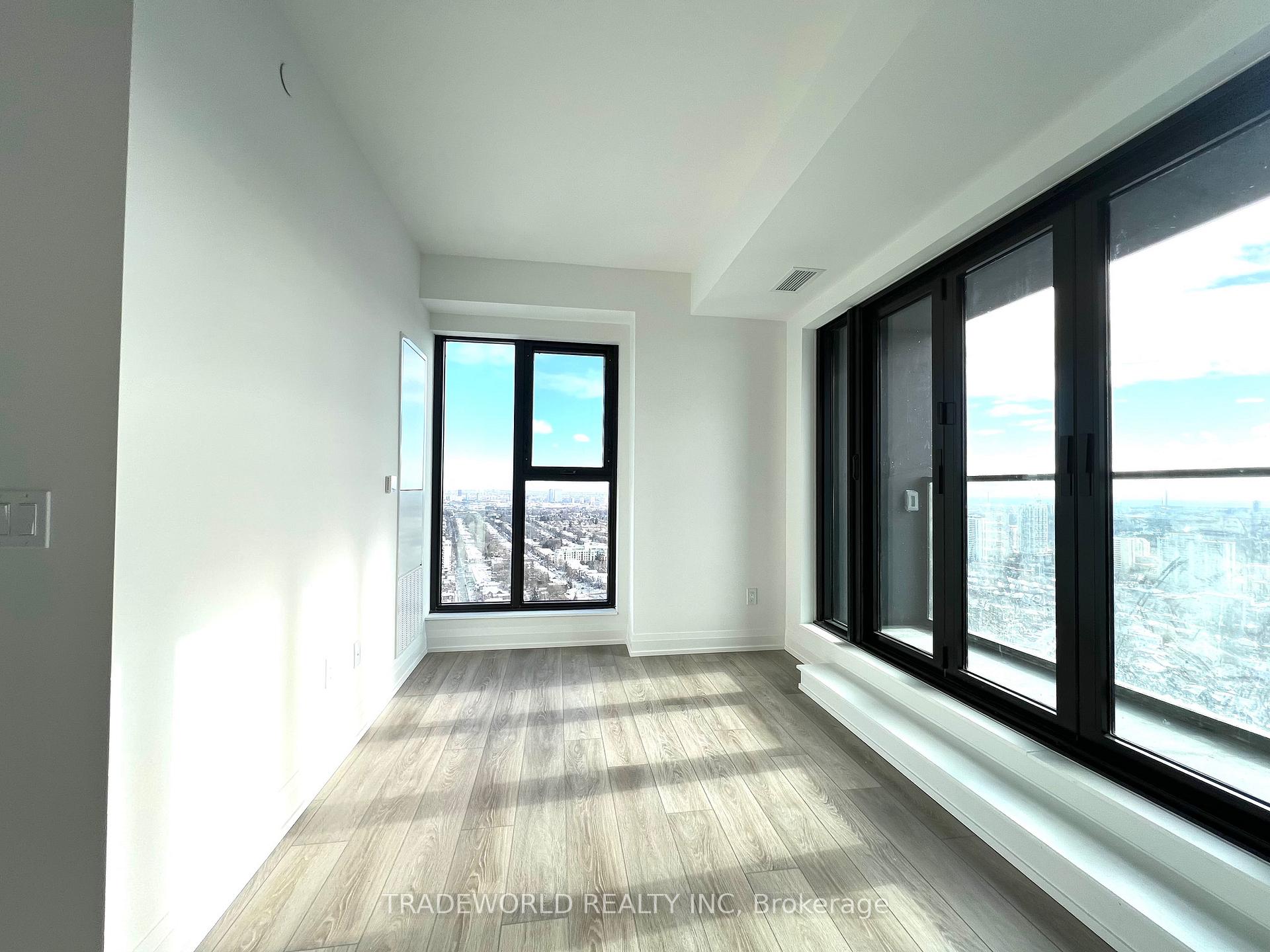 Photo 4 of Unit 3303, 20 Soudan Avenue, Toronto, Mount Pleasant West — HOMEH