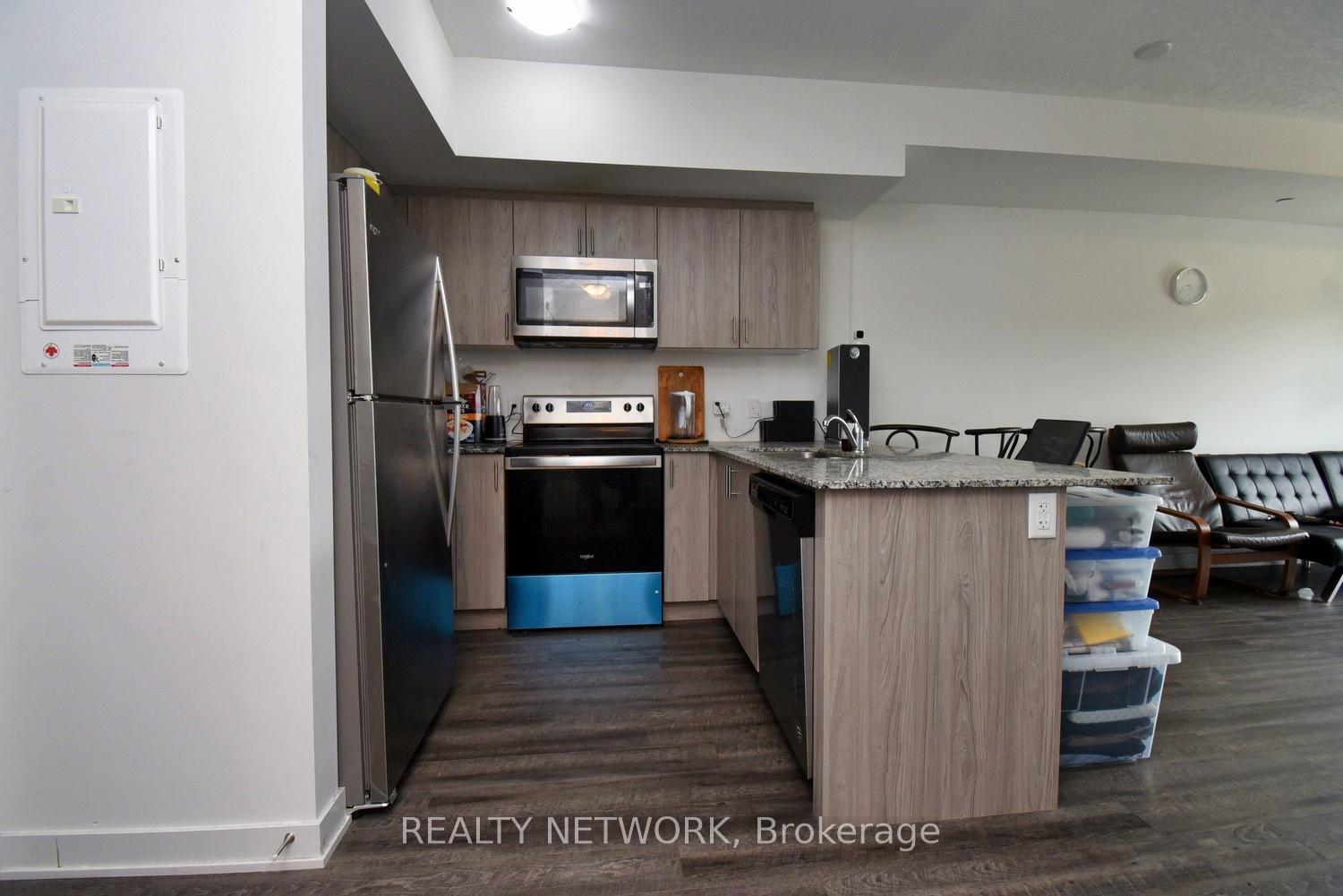Photo 7 of Unit 313, 16 Markle Crescent, Hamilton, Ancaster — HOMEH