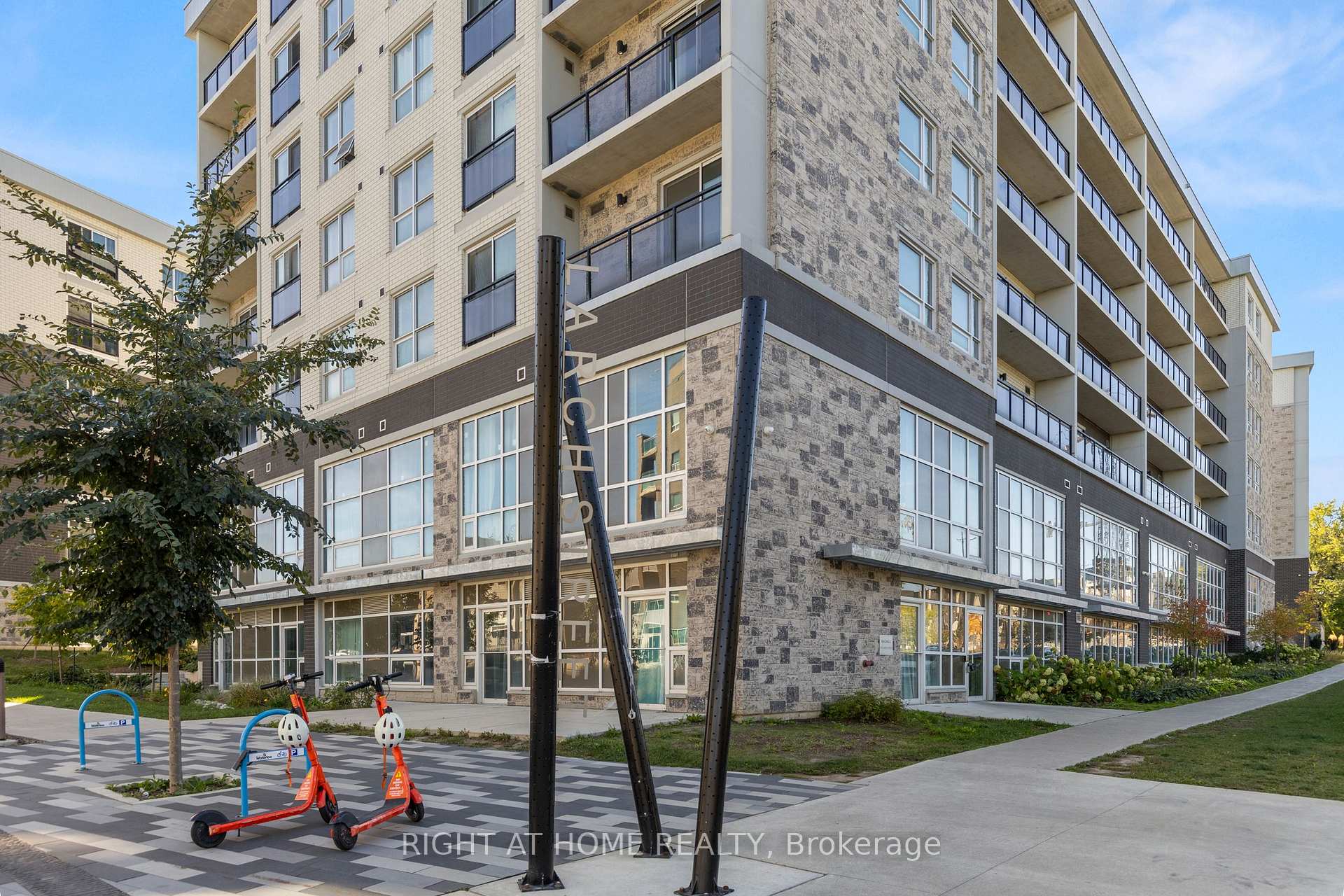Photo 2 of Unit G312, 275 Larch Street, Waterloo — HOMEH