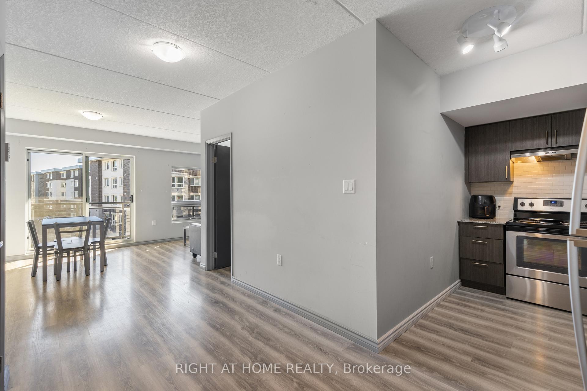 Photo 6 of Unit G312, 275 Larch Street, Waterloo — HOMEH