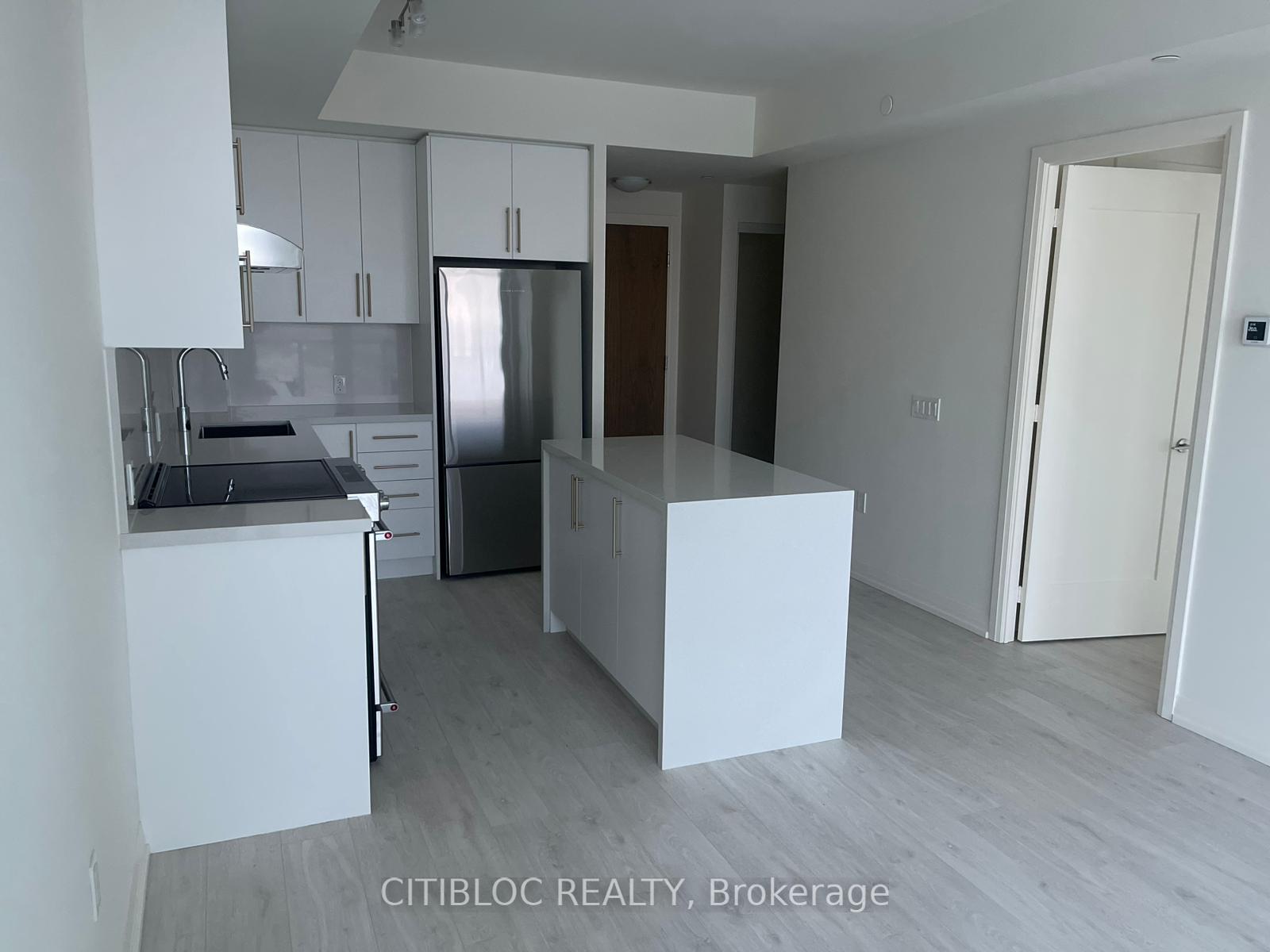 Photo 2 of Unit 1704, 27 Korda Gate, Vaughan, Vellore Village — HOMEH