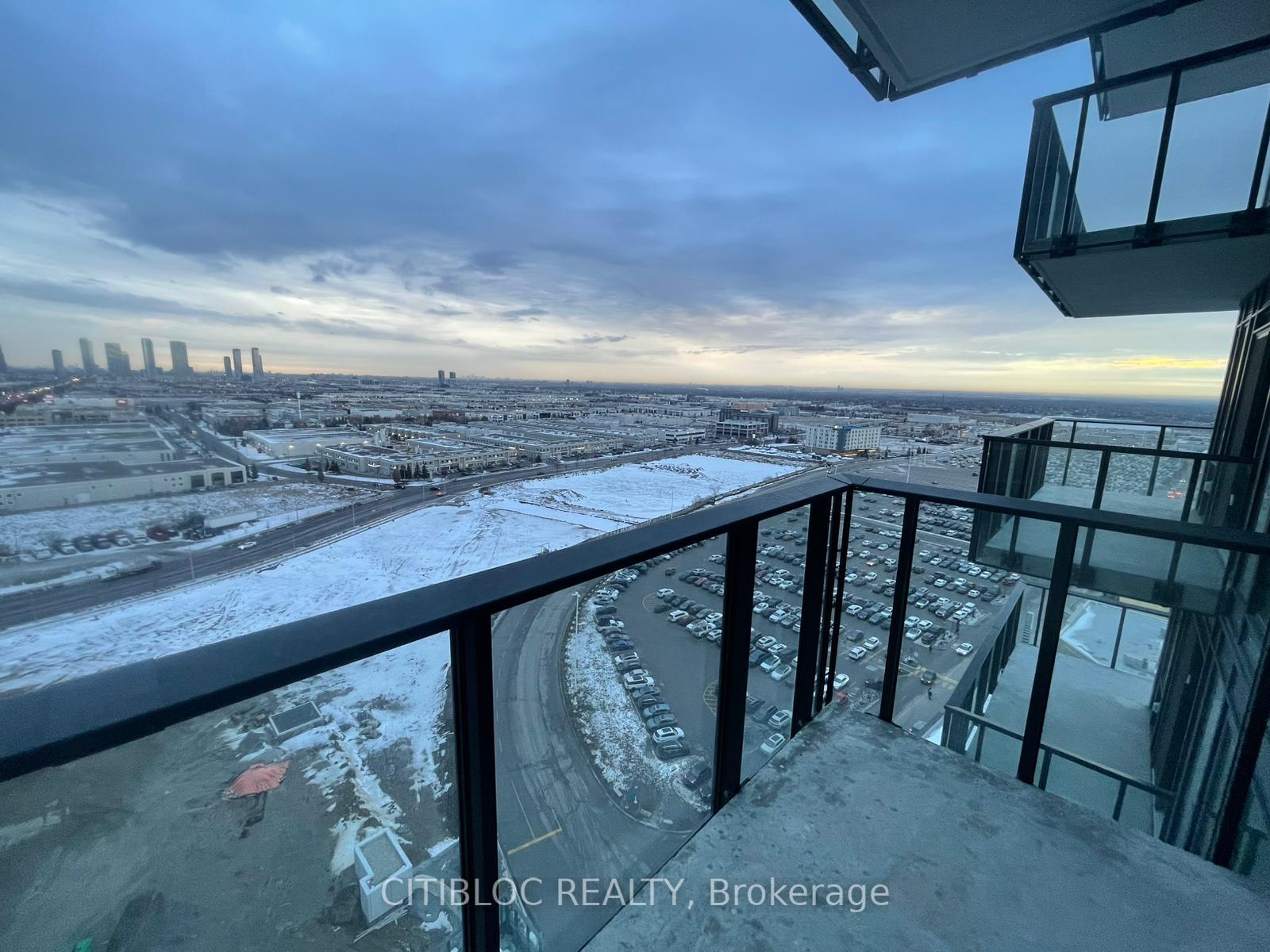 Photo 8 of Unit 1704, 27 Korda Gate, Vaughan, Vellore Village — HOMEH