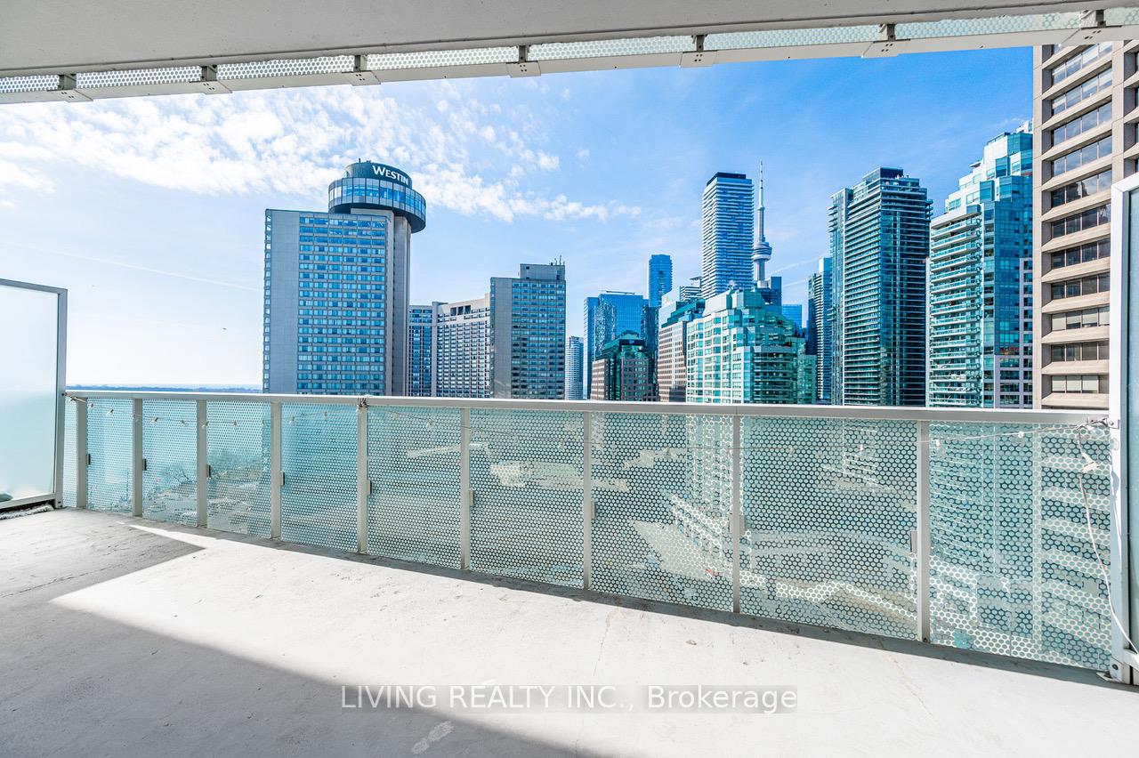 Front of Unit 1405, 15 Queens Quay E