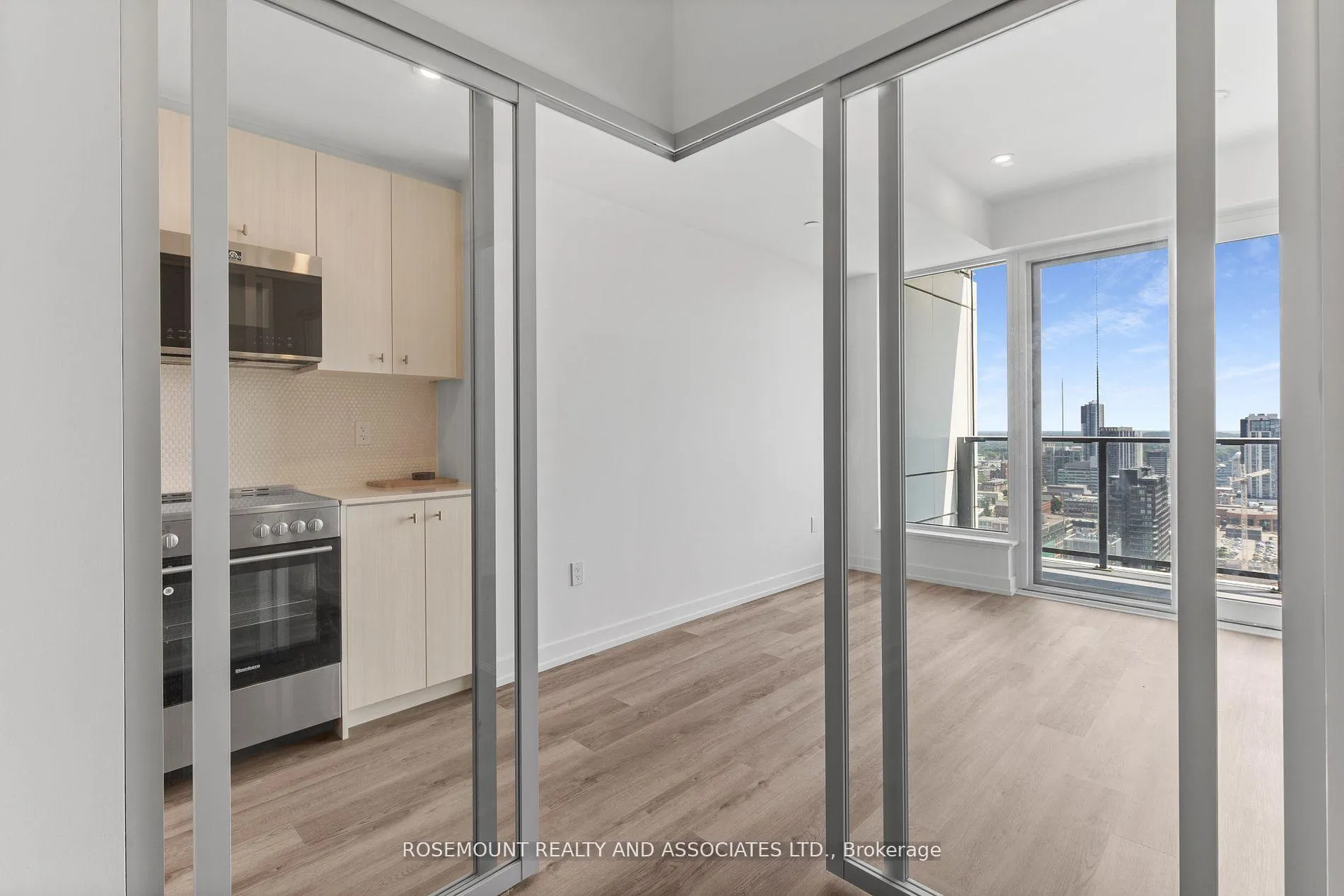 Photo 9 of Unit 2805, 15 Wellington Street S, Kitchener, Cherry Hill — HOMEH