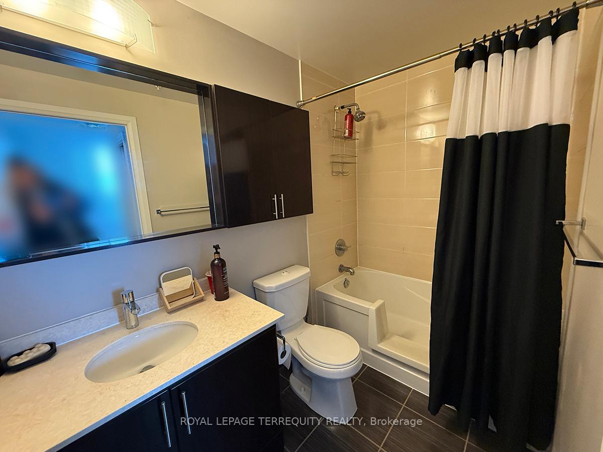 Photo 8 of Unit LPH209, 75 North Park Road, Vaughan, Beverley Glen — HOMEH