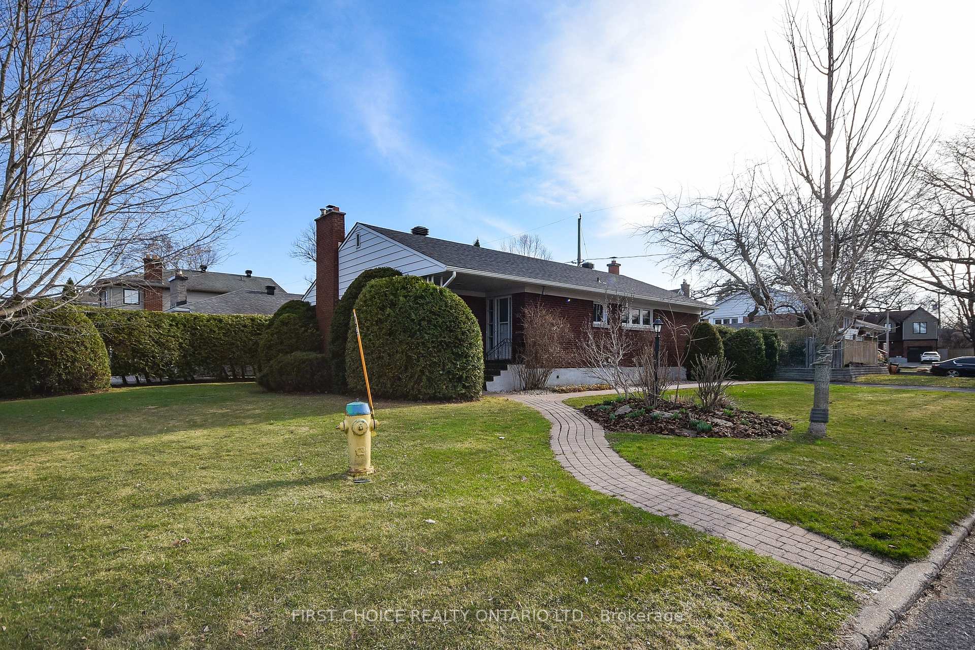 Photo 1 of 686 Weston Drive, Ottawa, Elmvale Acres — HOMEH