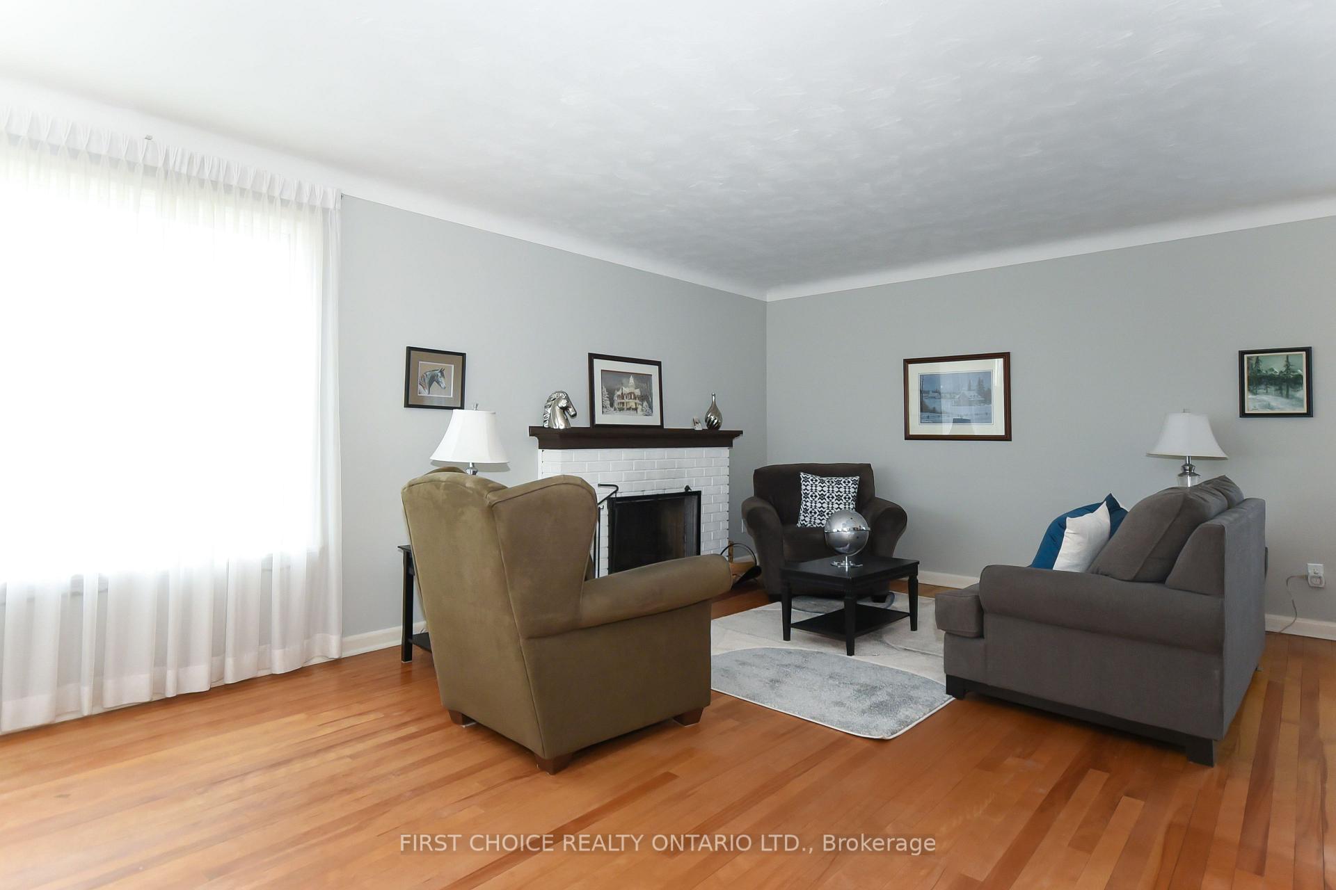 Photo 5 of 686 Weston Drive, Ottawa, Elmvale Acres — HOMEH