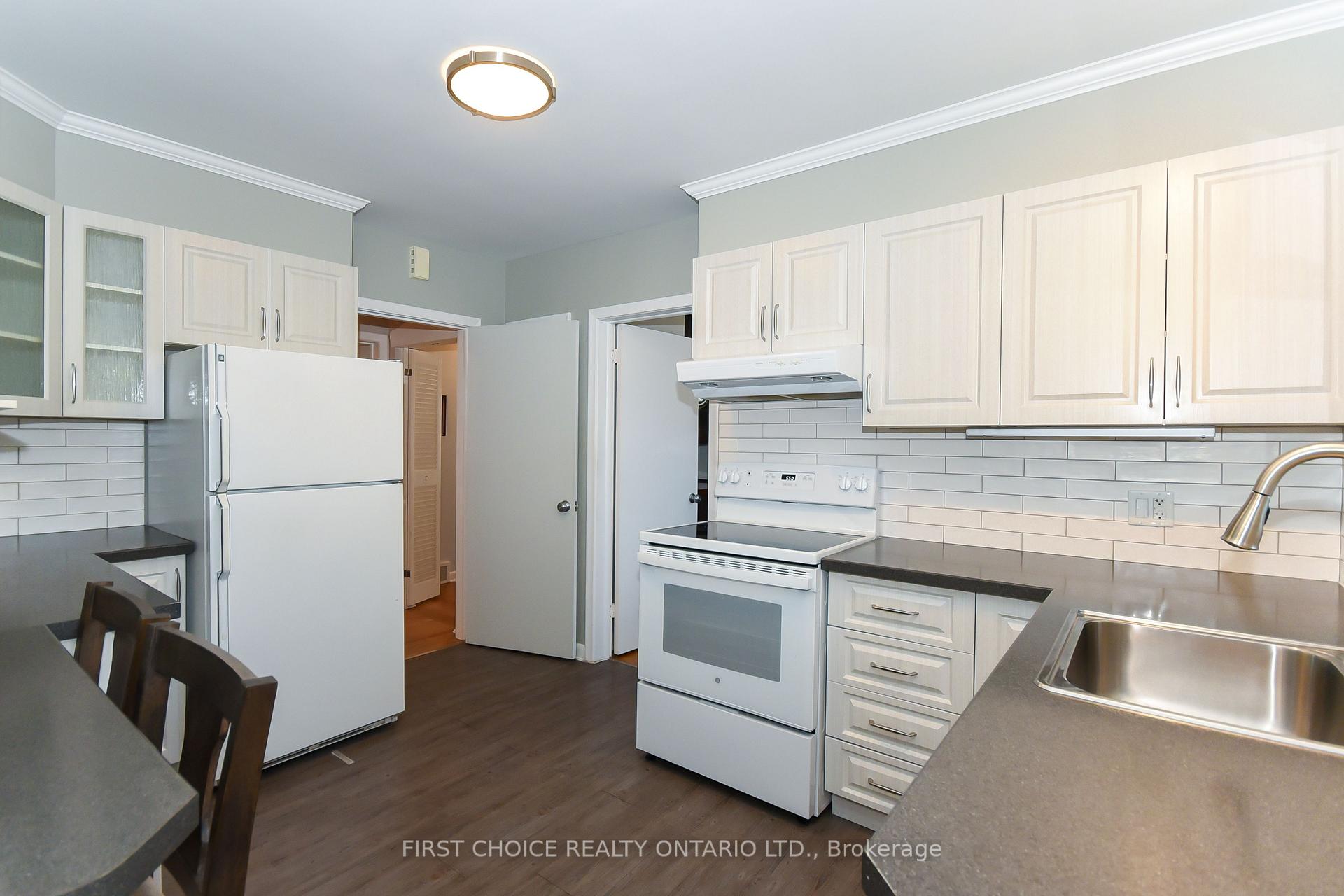 Photo 10 of 686 Weston Drive, Ottawa, Elmvale Acres — HOMEH