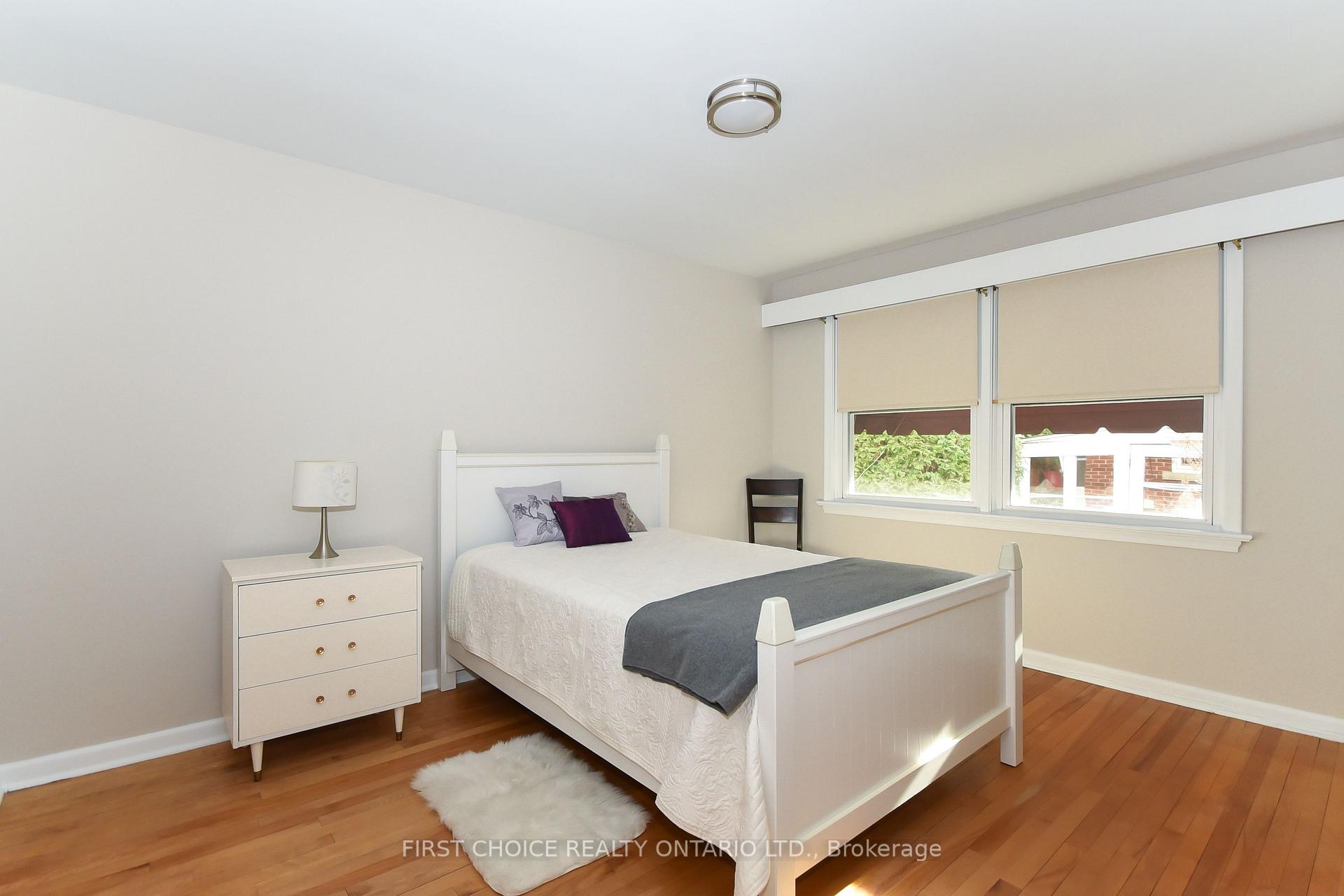 Photo 16 of 686 Weston Drive, Ottawa, Elmvale Acres — HOMEH