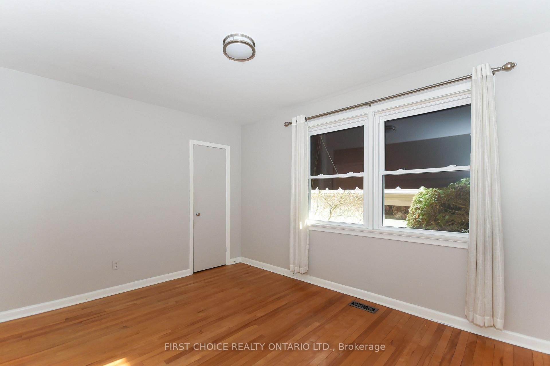 Photo 20 of 686 Weston Drive, Ottawa, Elmvale Acres — HOMEH