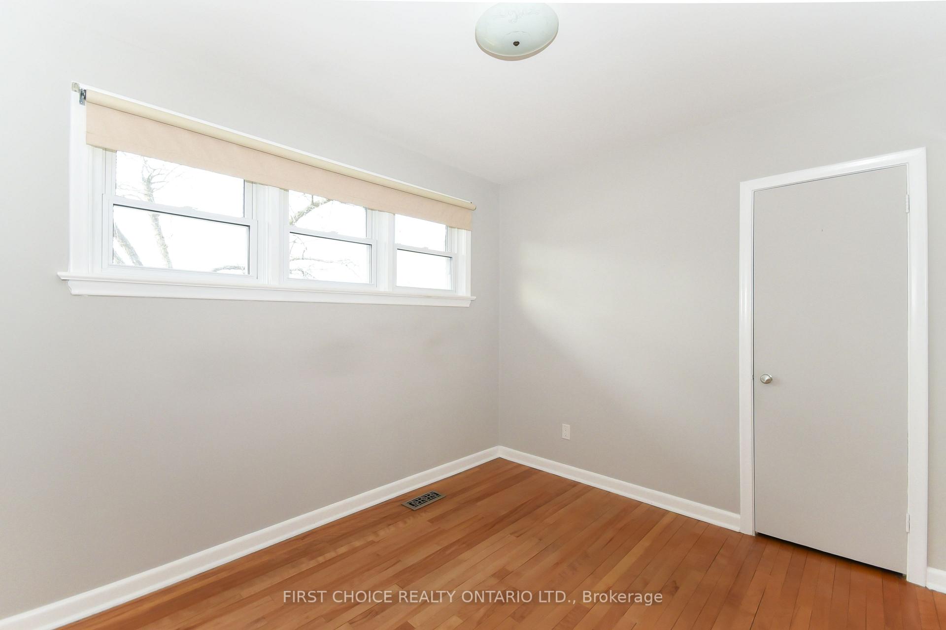 Photo 17 of 686 Weston Drive, Ottawa, Elmvale Acres — HOMEH